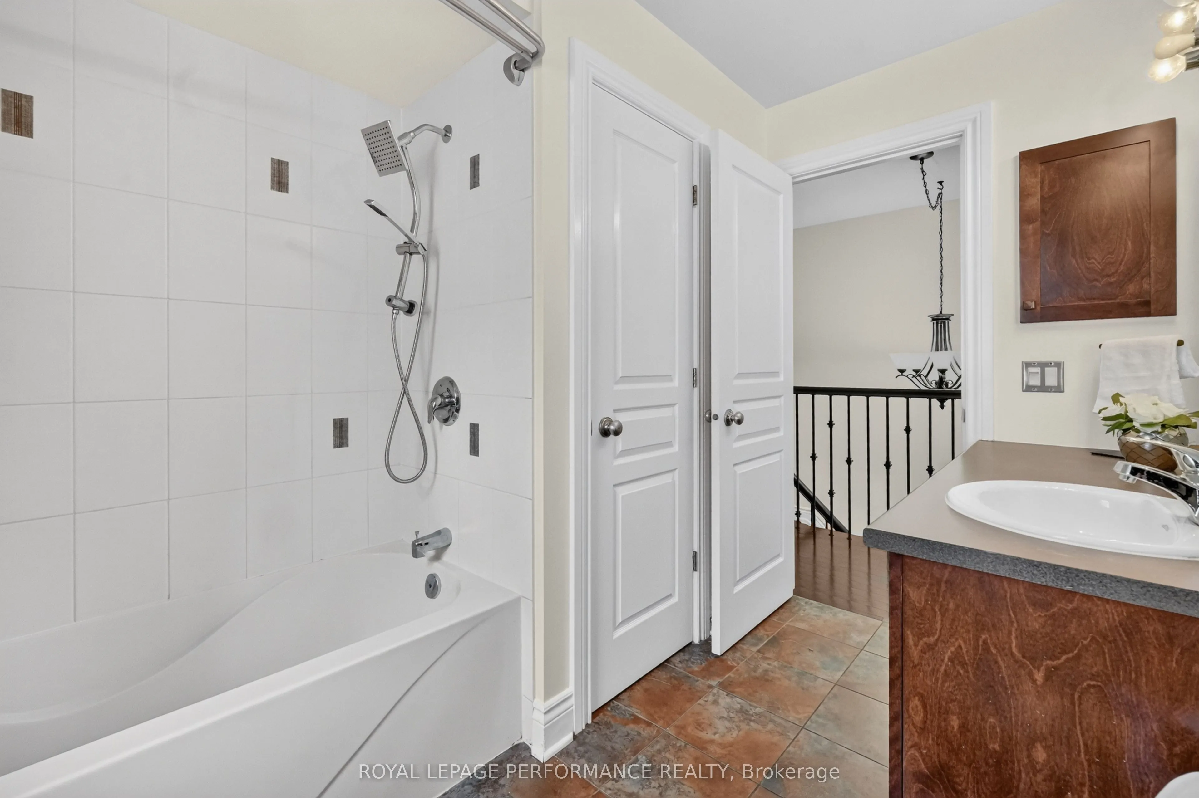 149 Topaze Crescent