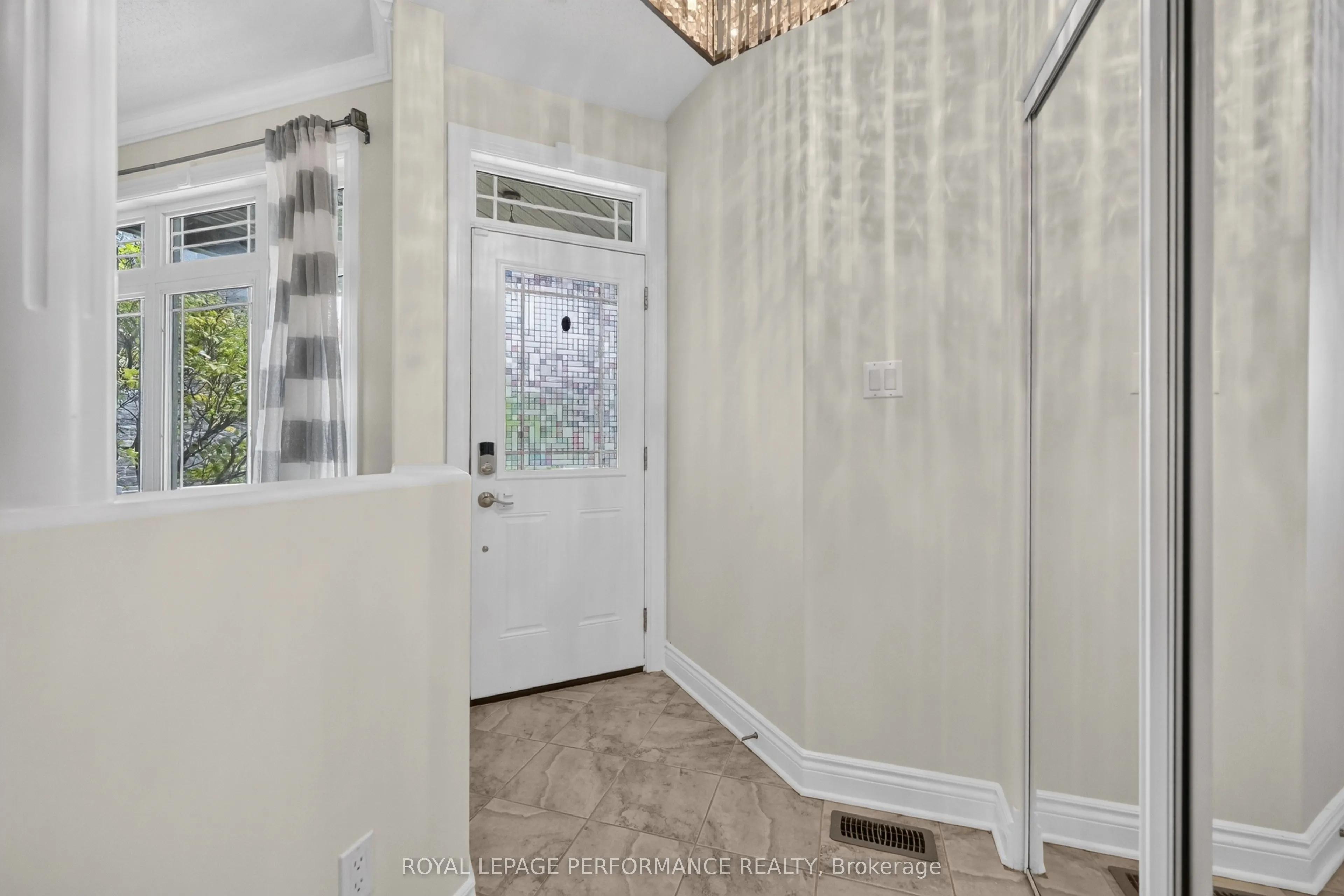 149 Topaze Crescent
