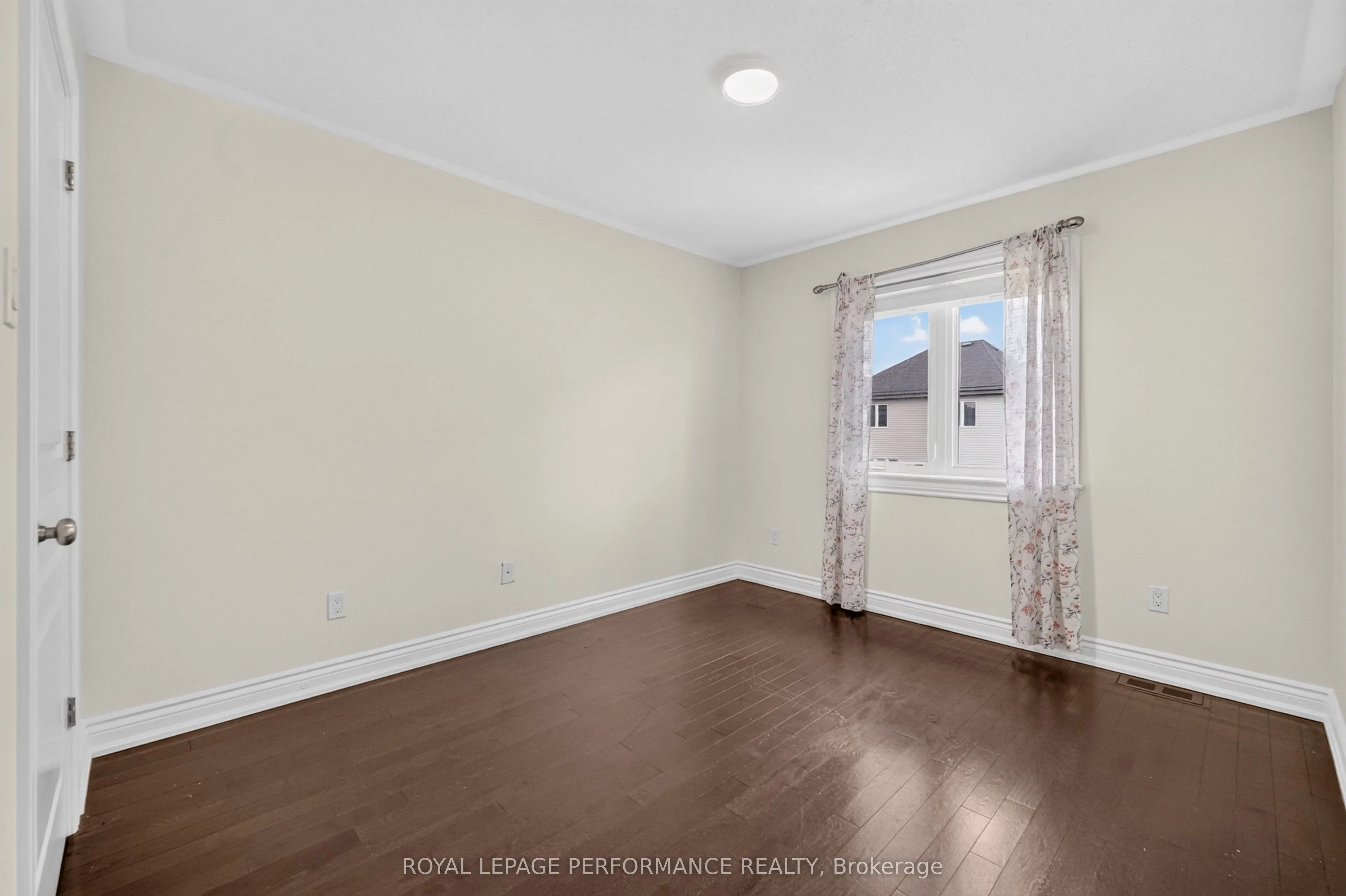 149 Topaze Crescent