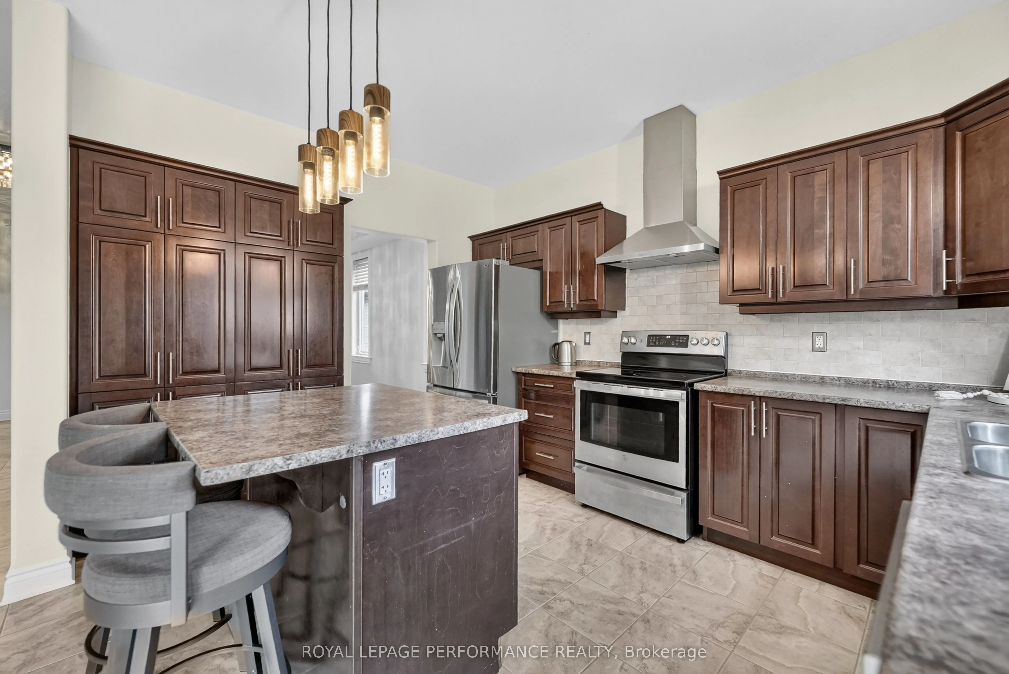 149 Topaze Crescent