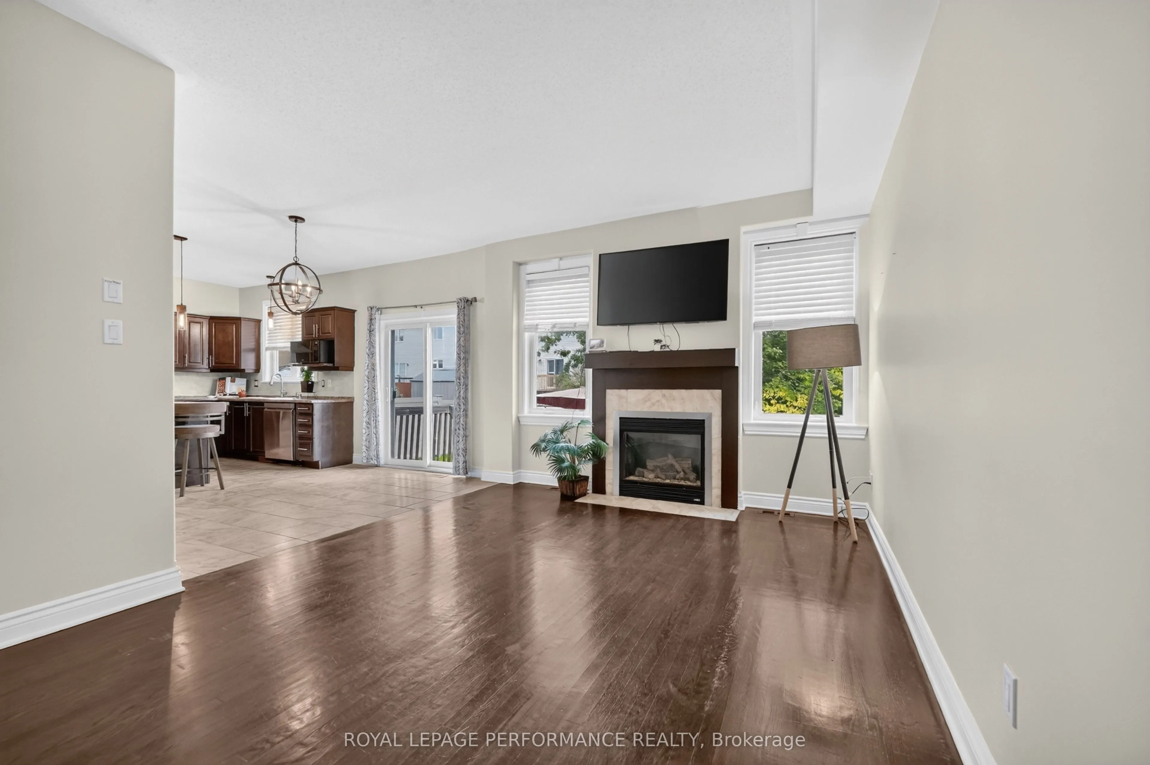 149 Topaze Crescent