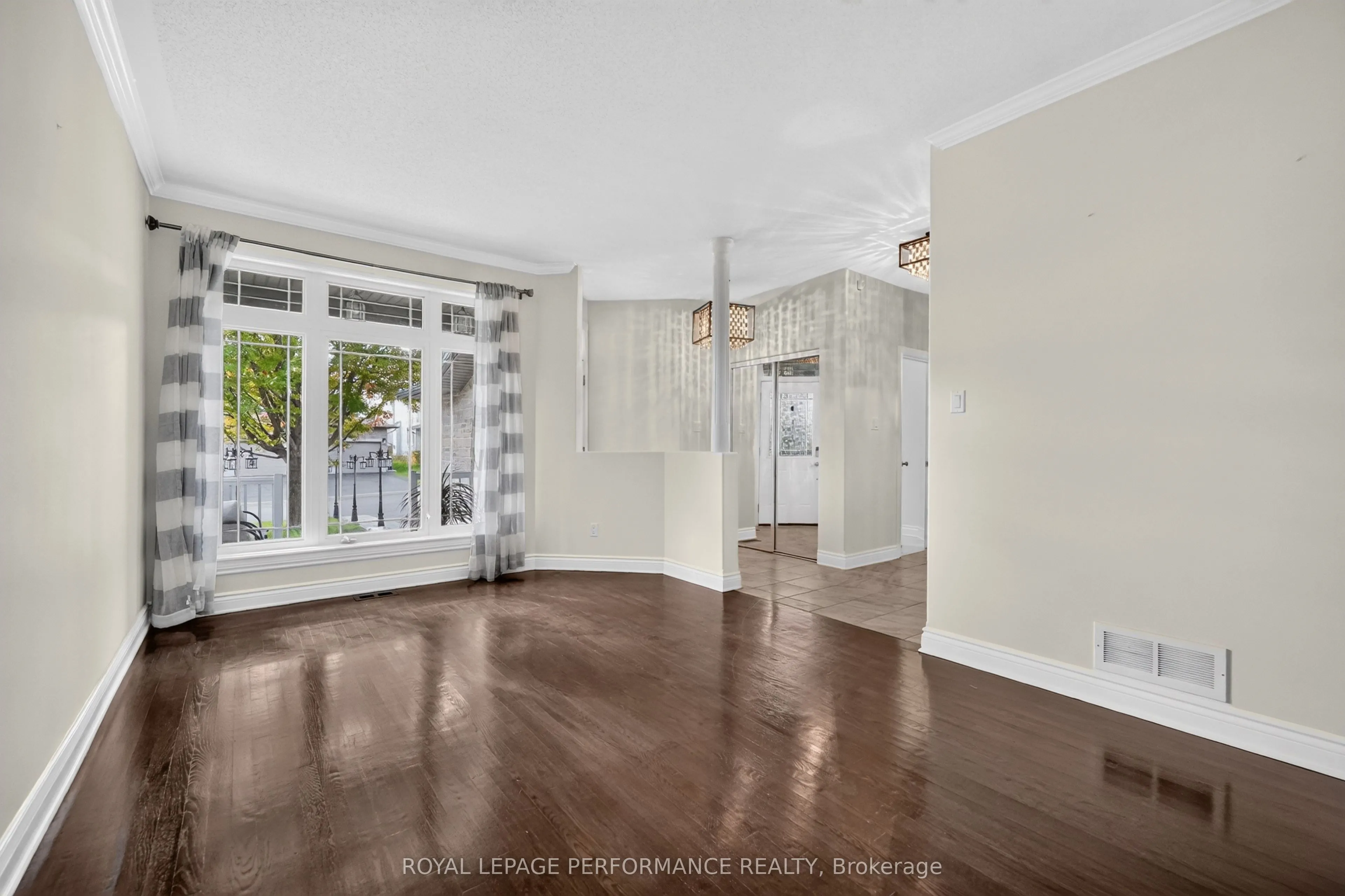 149 Topaze Crescent