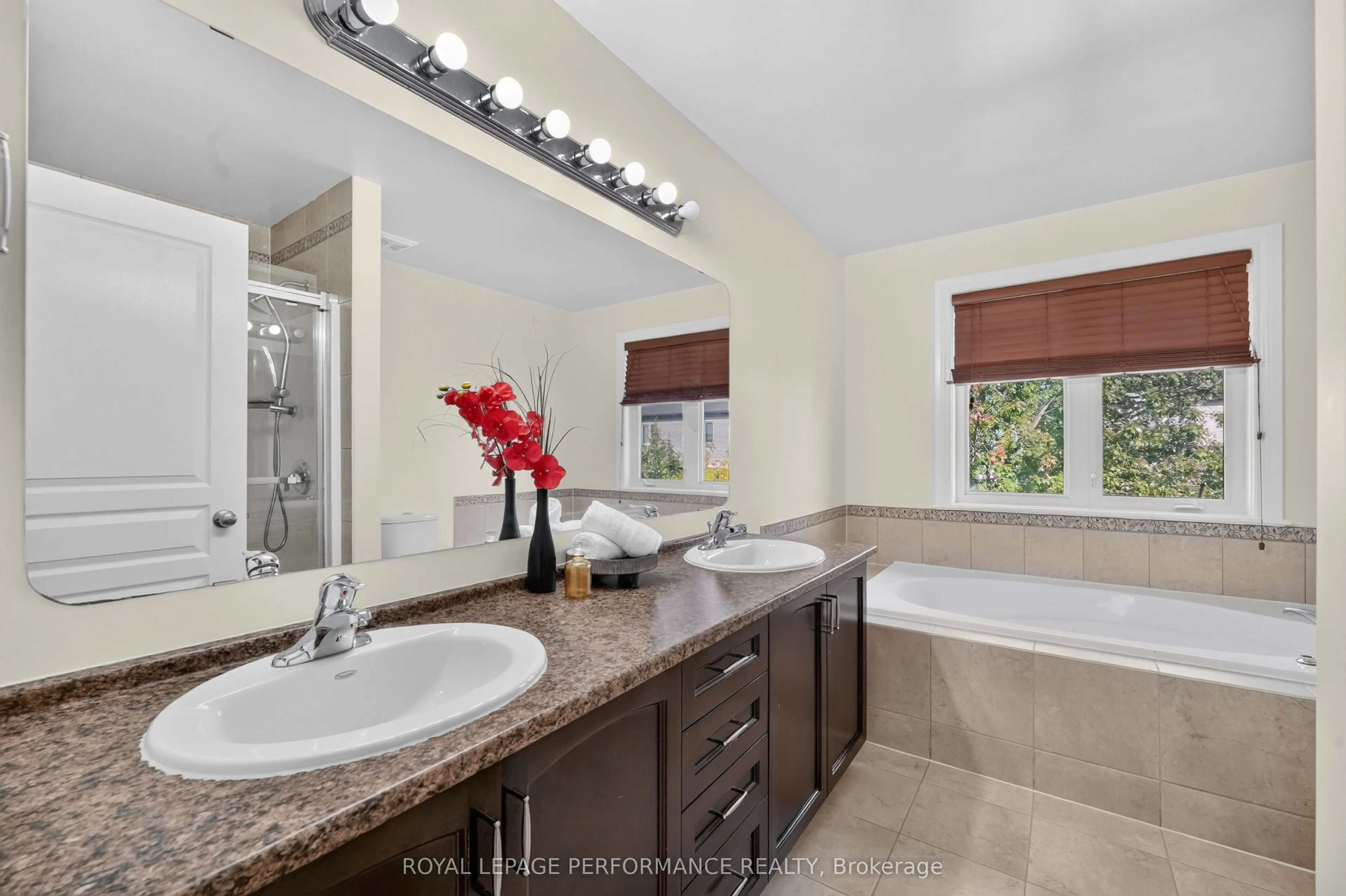 149 Topaze Crescent