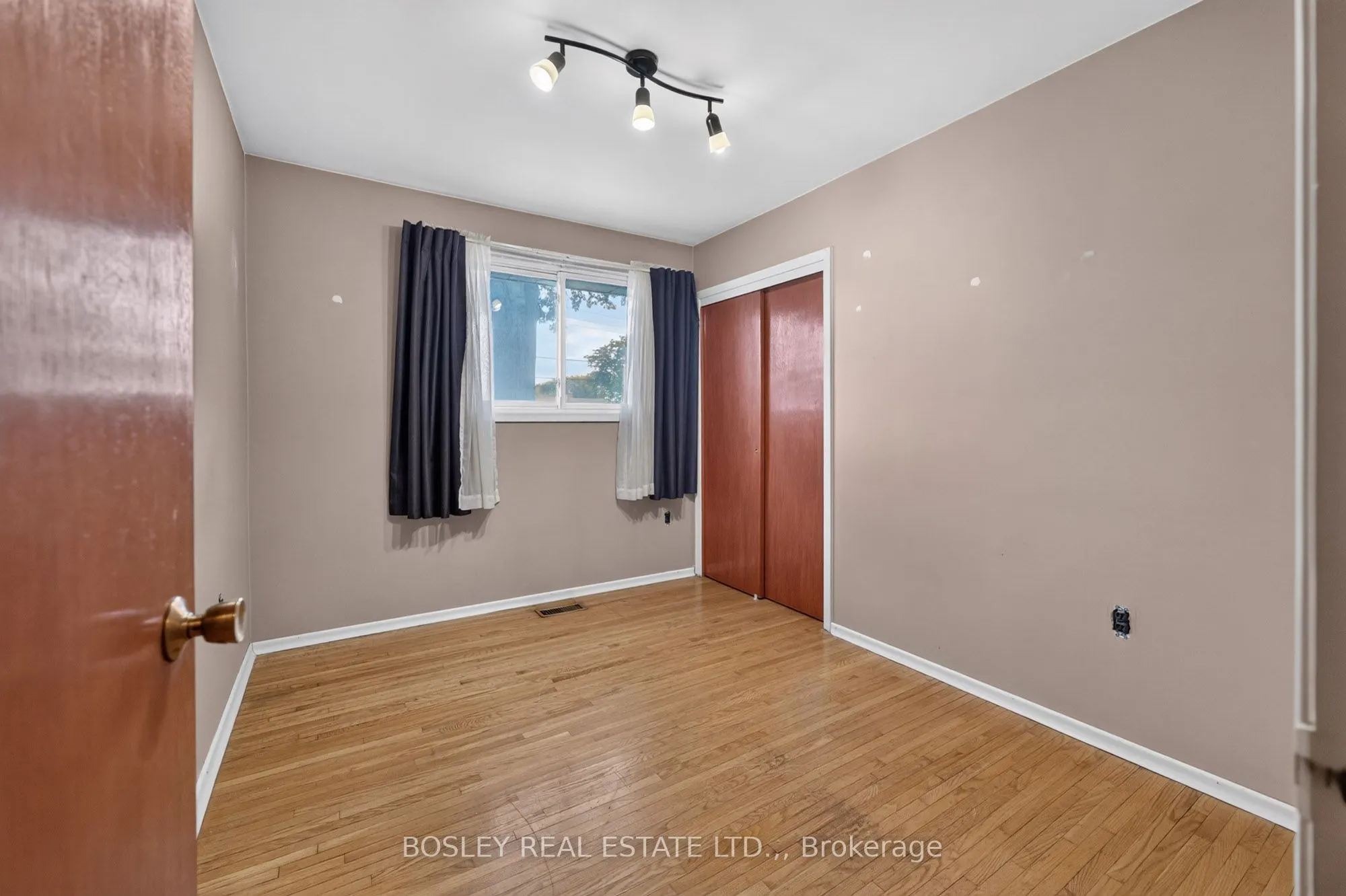 4452 Dorchester Road
