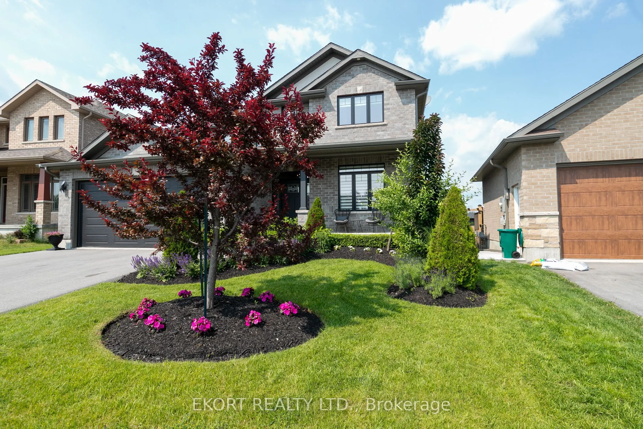 61 HAMPTON RIDGE Drive