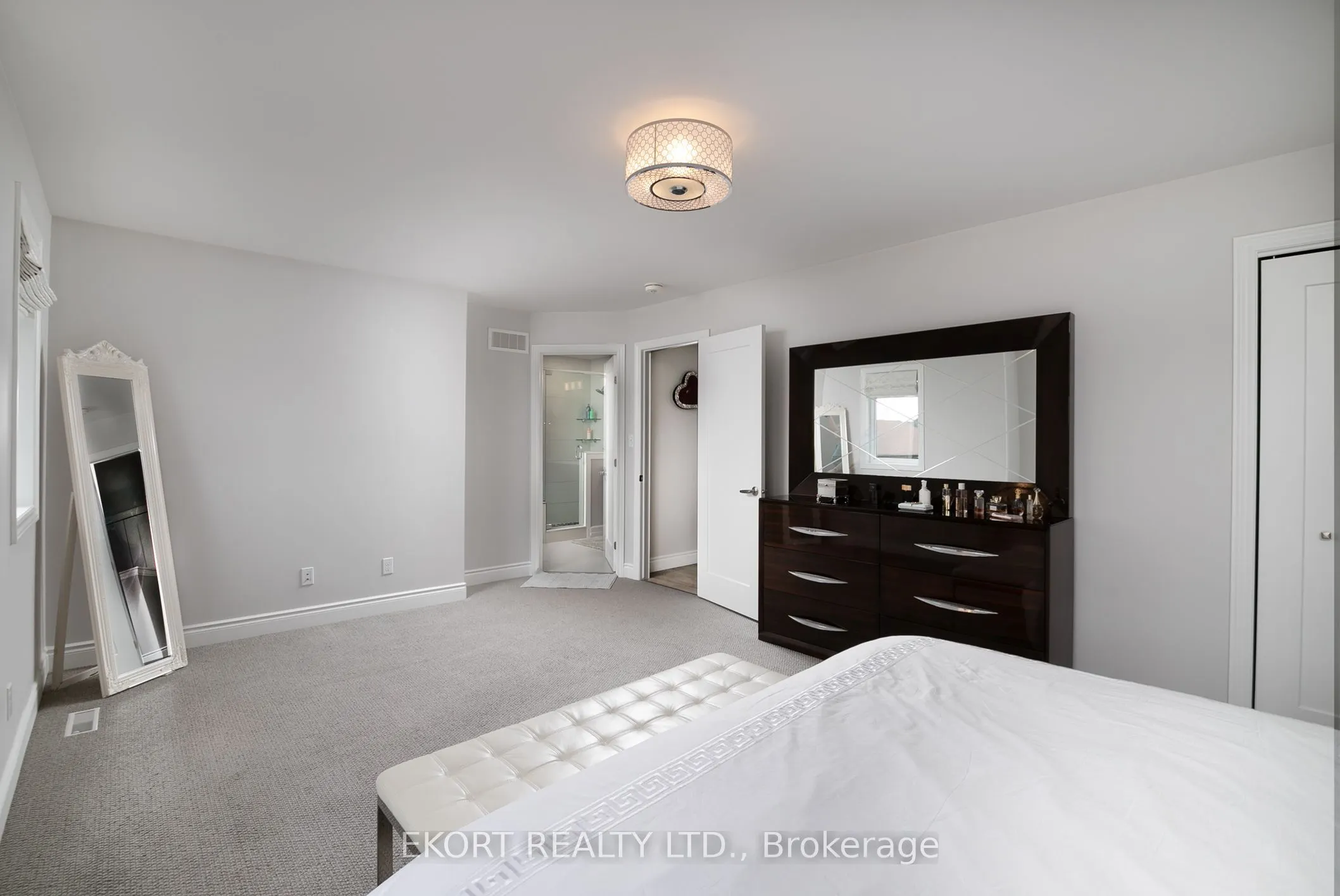 61 HAMPTON RIDGE Drive