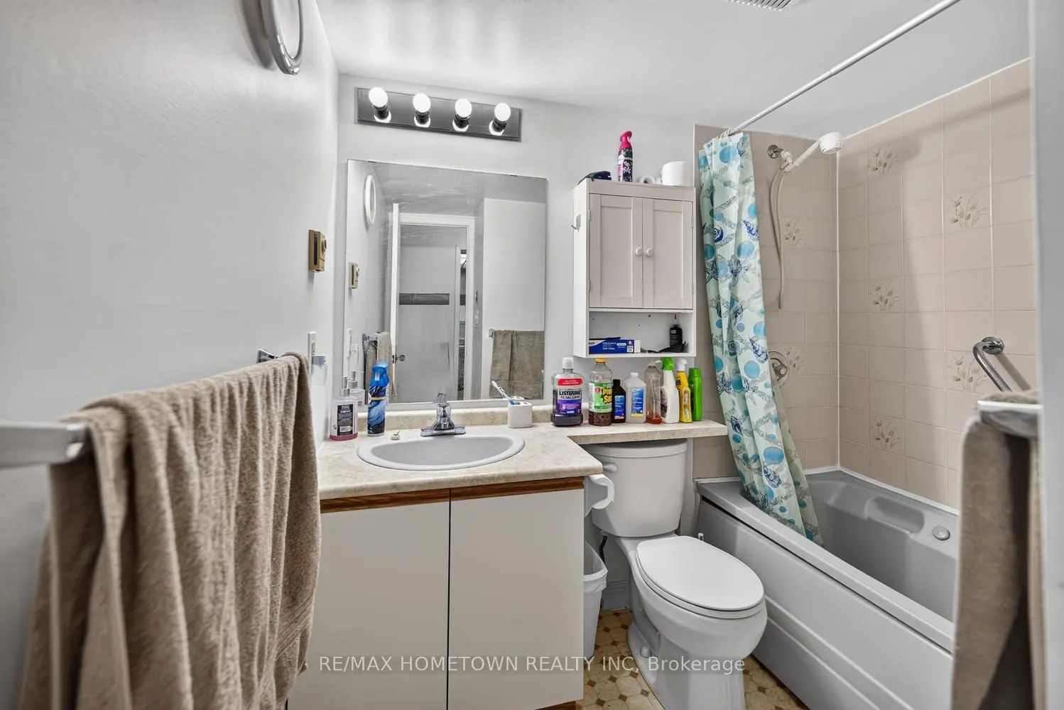 820 Laurier Boulevard #209