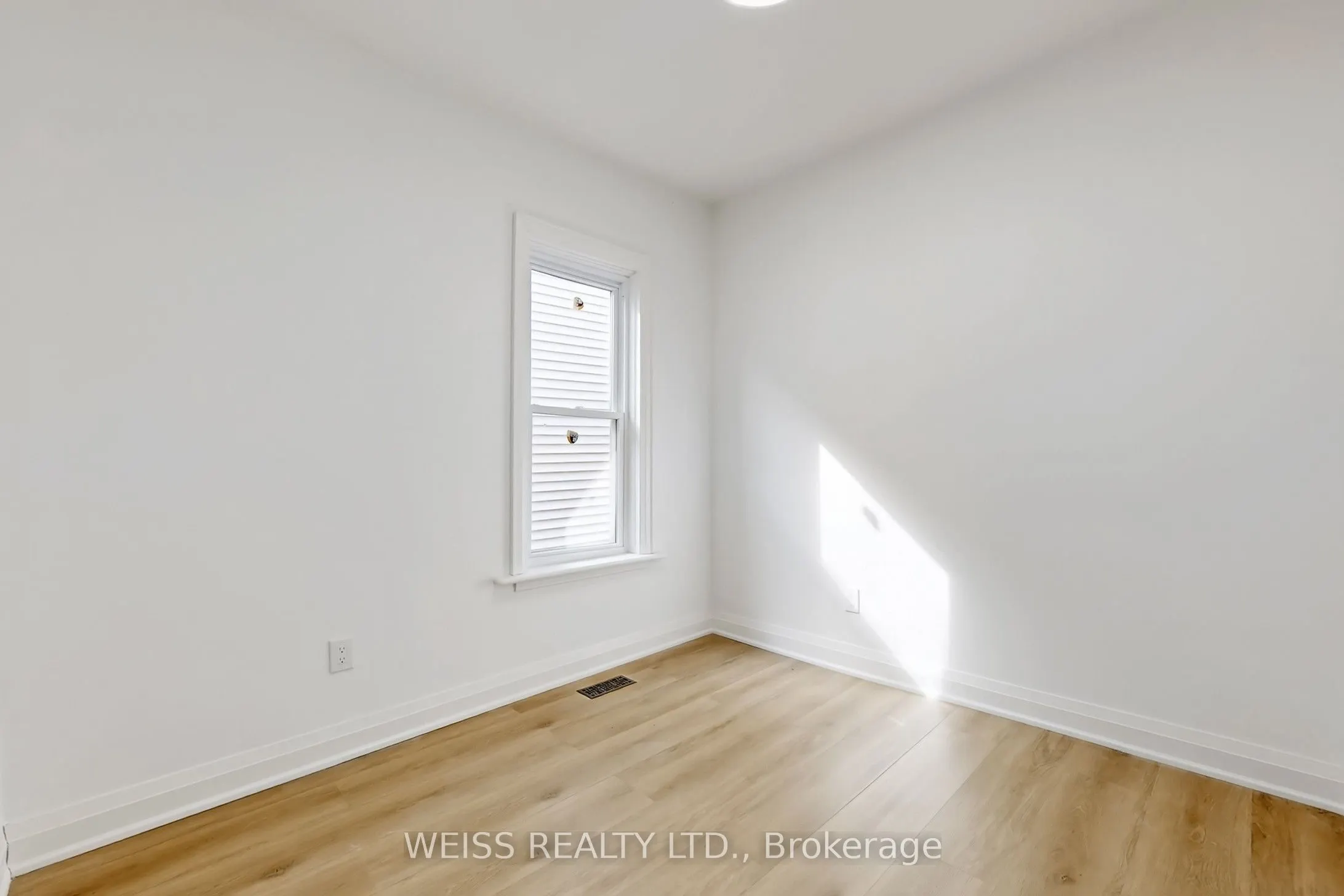181 Talbot Street N