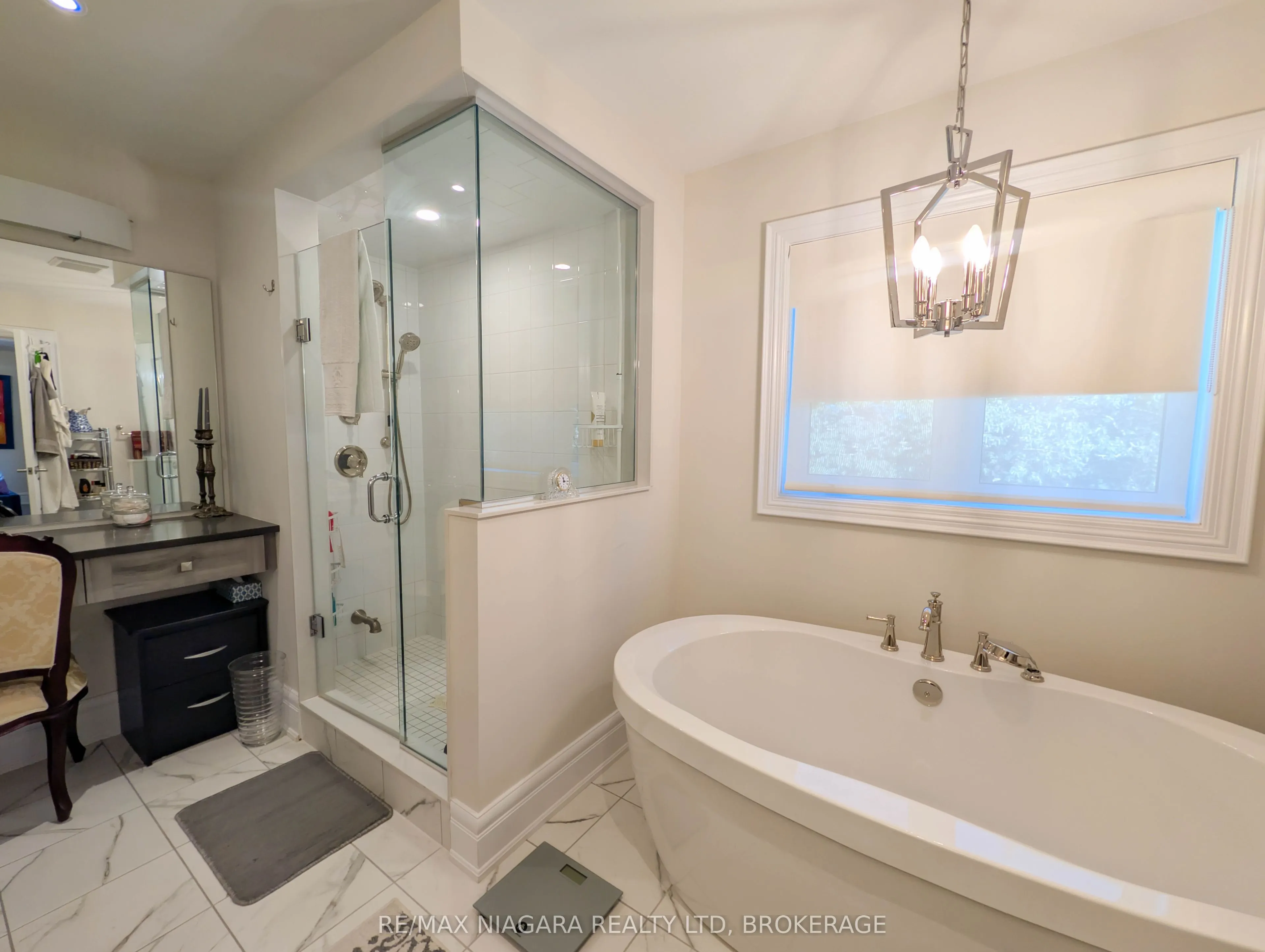 7868 Odell Crescent