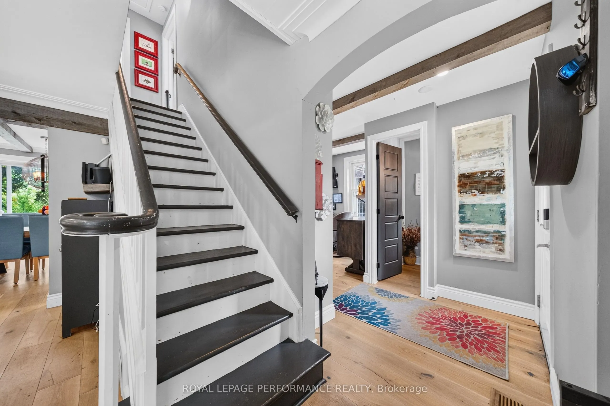 5587 Manotick Main Street