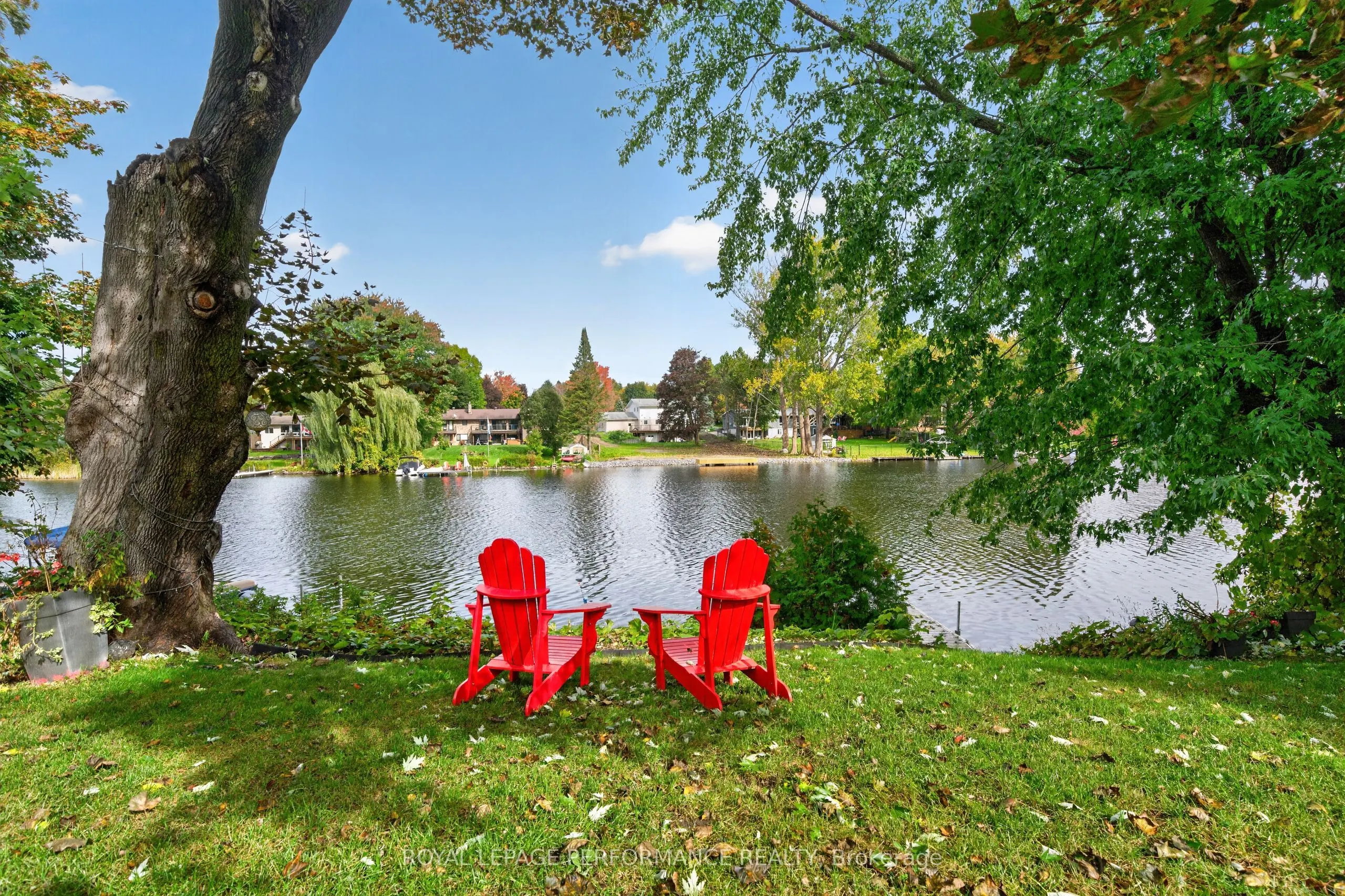 5587 Manotick Main Street