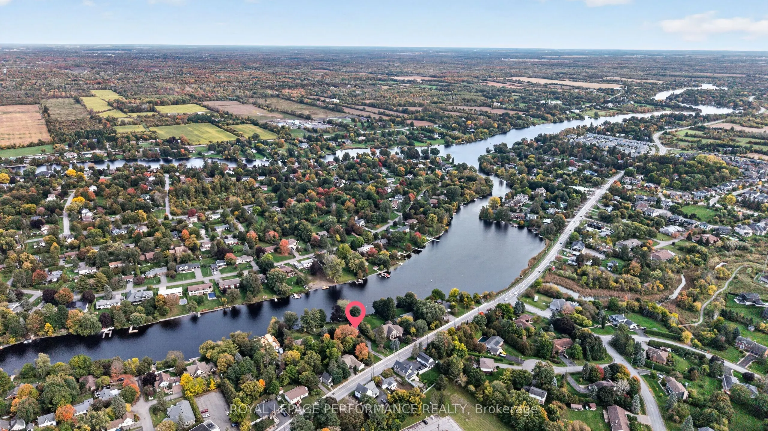 5587 Manotick Main Street