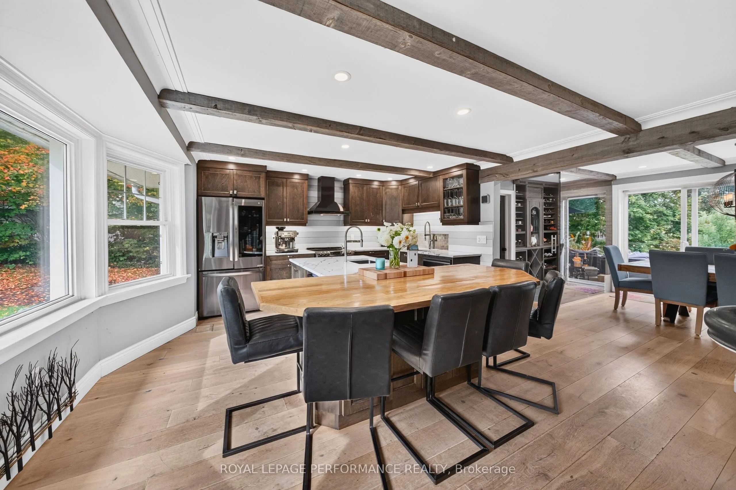 5587 Manotick Main Street
