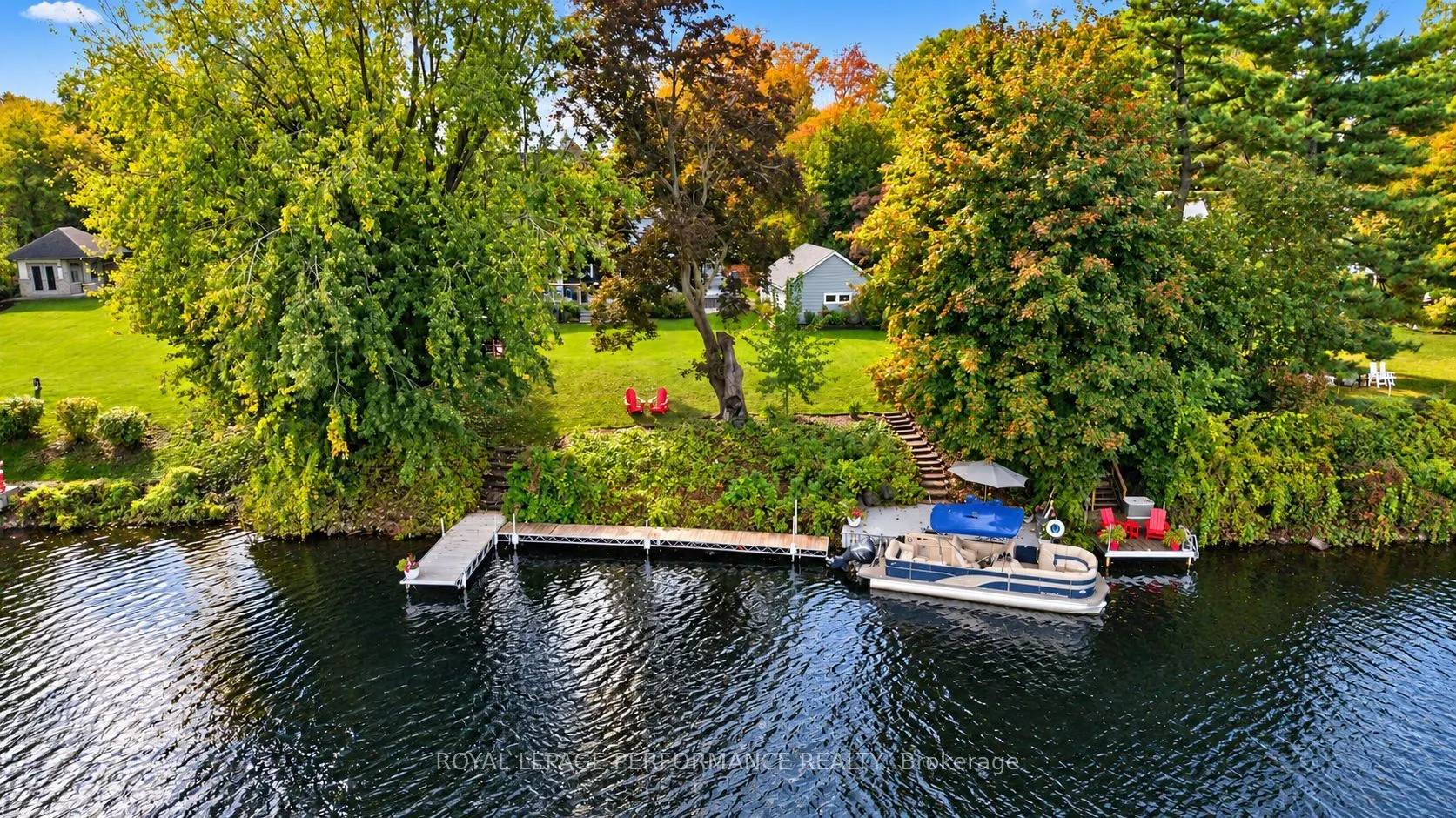 5587 Manotick Main Street