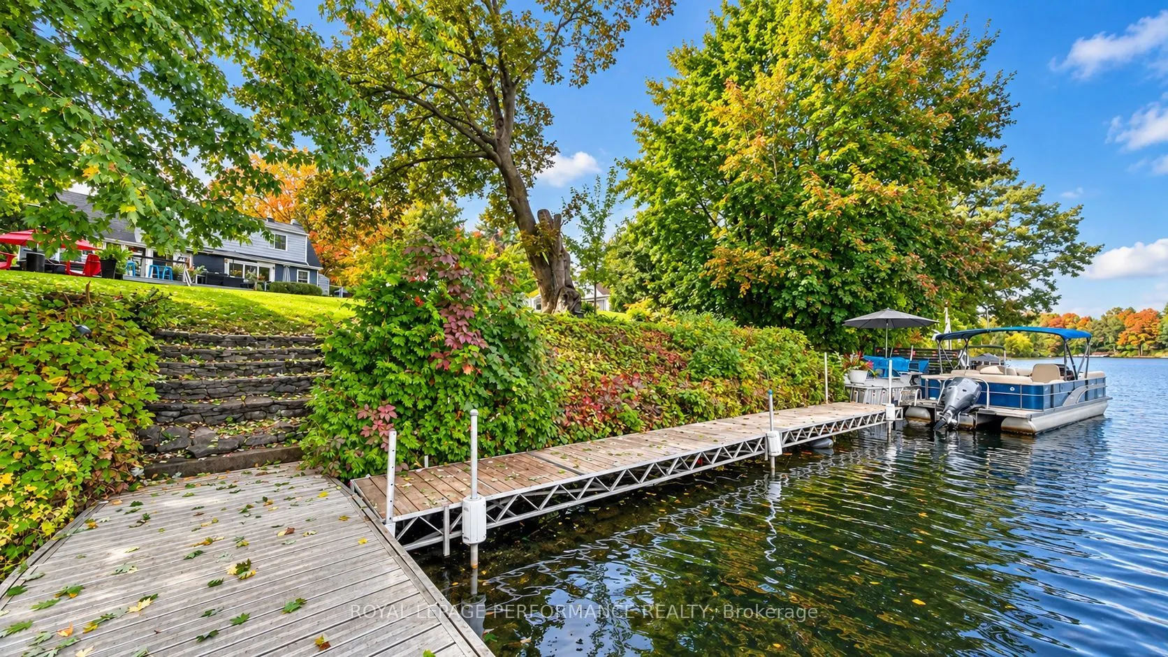 5587 Manotick Main Street