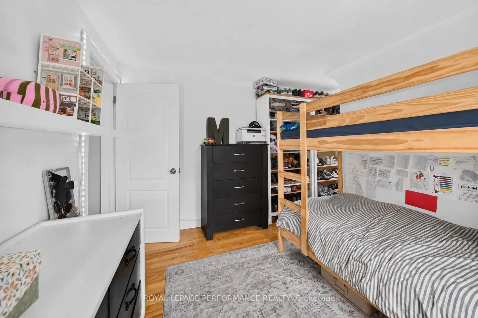 5587 Manotick Main Street