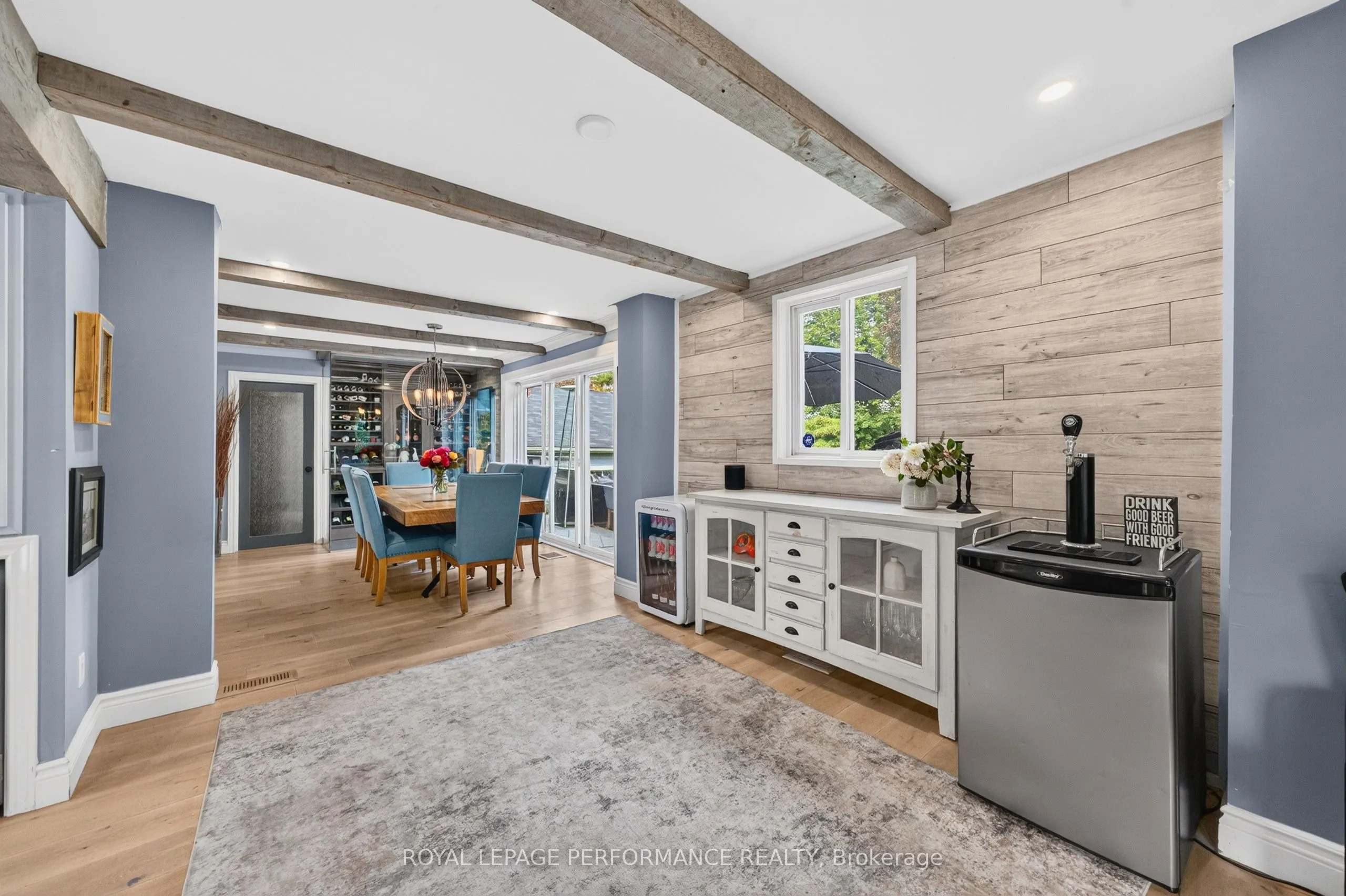 5587 Manotick Main Street