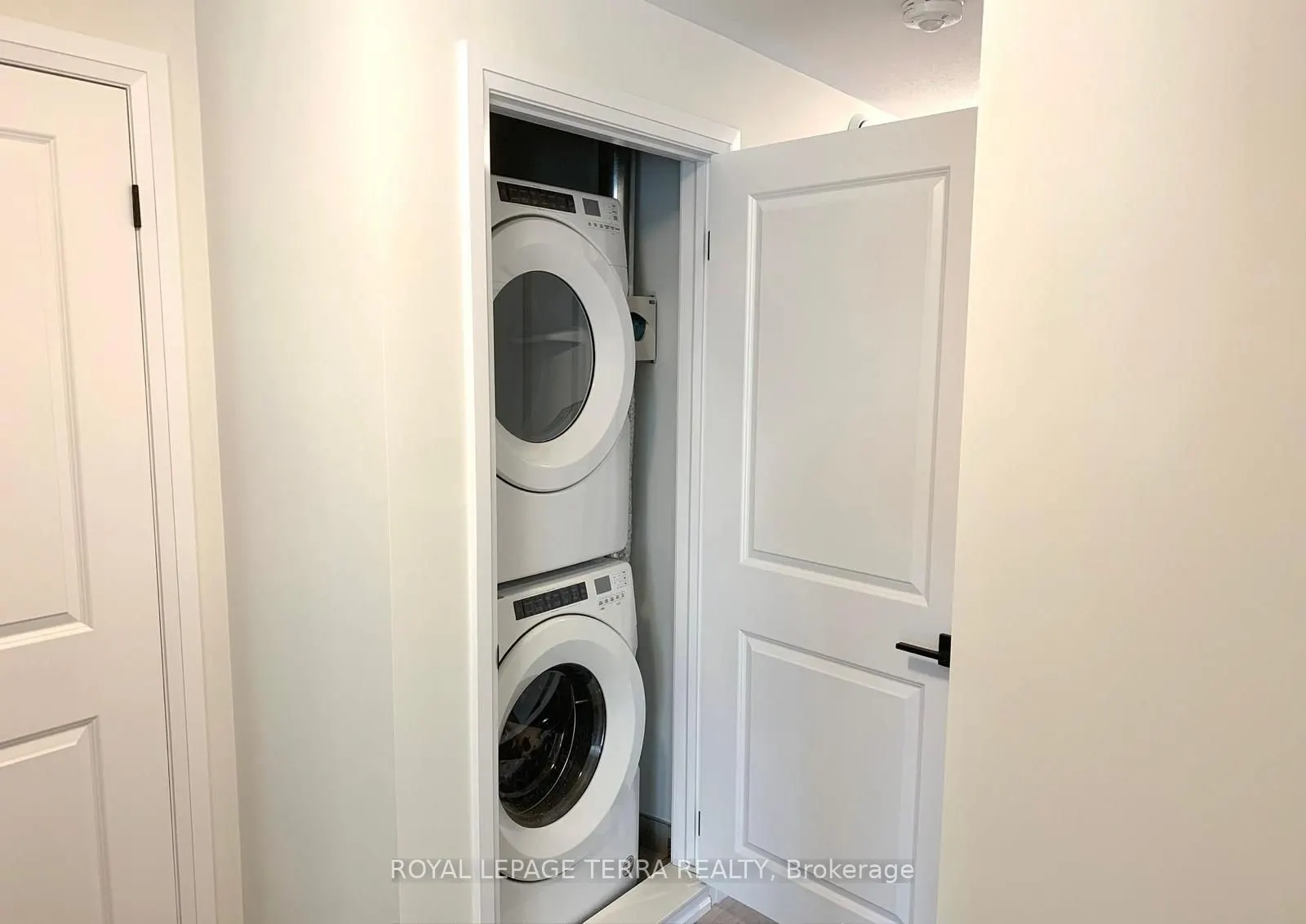 261 Woodbine Avenue #38