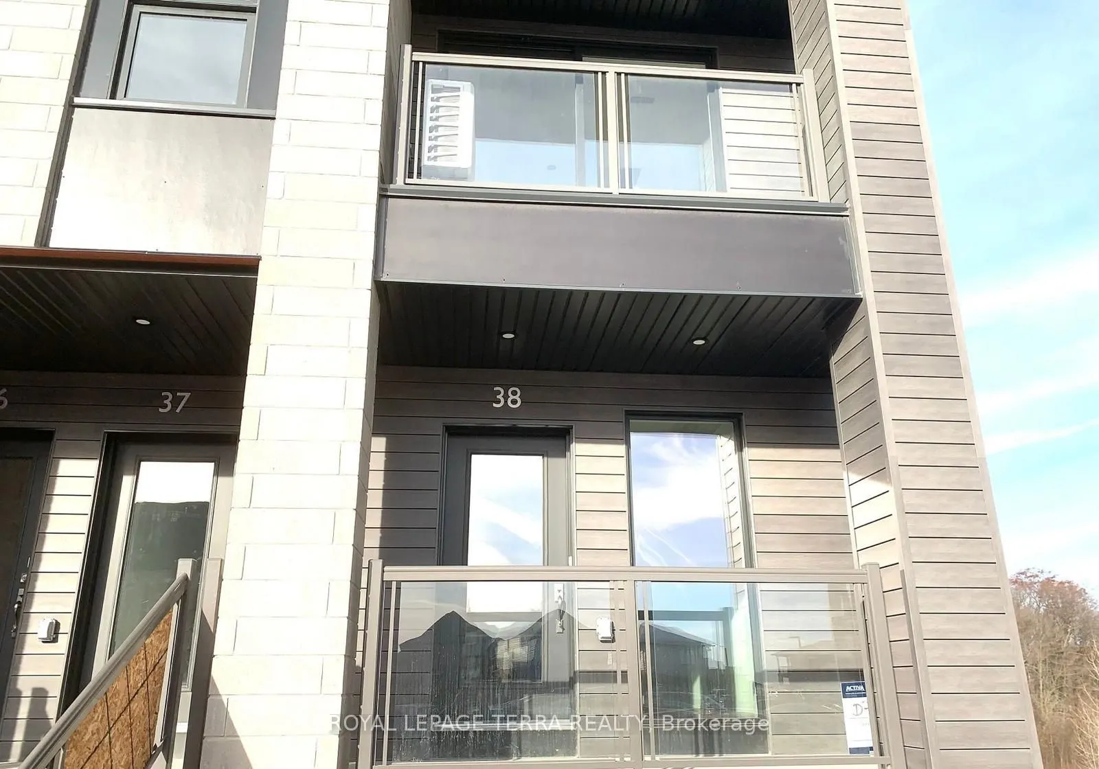 261 Woodbine Avenue #38