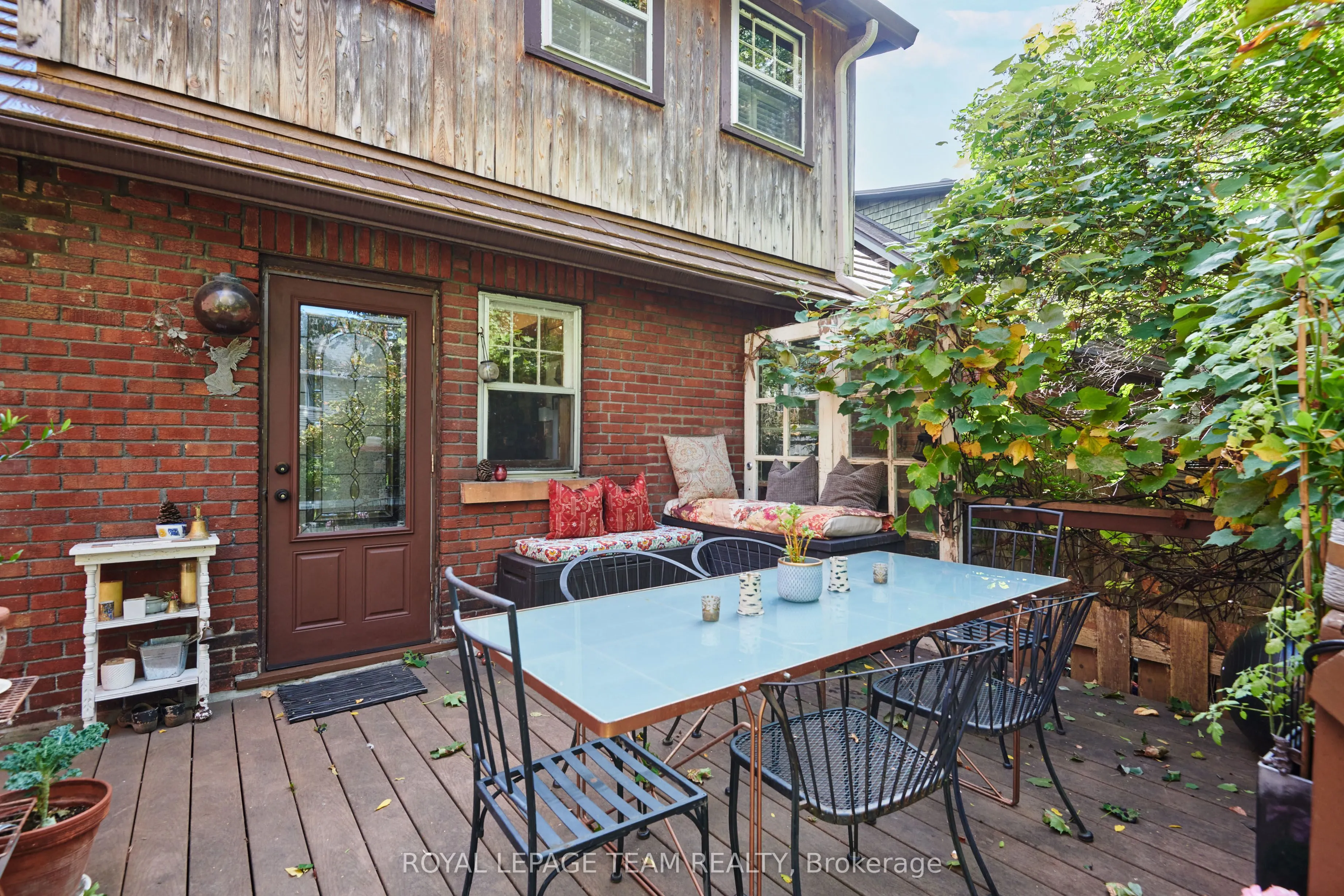 7 Thornton Avenue