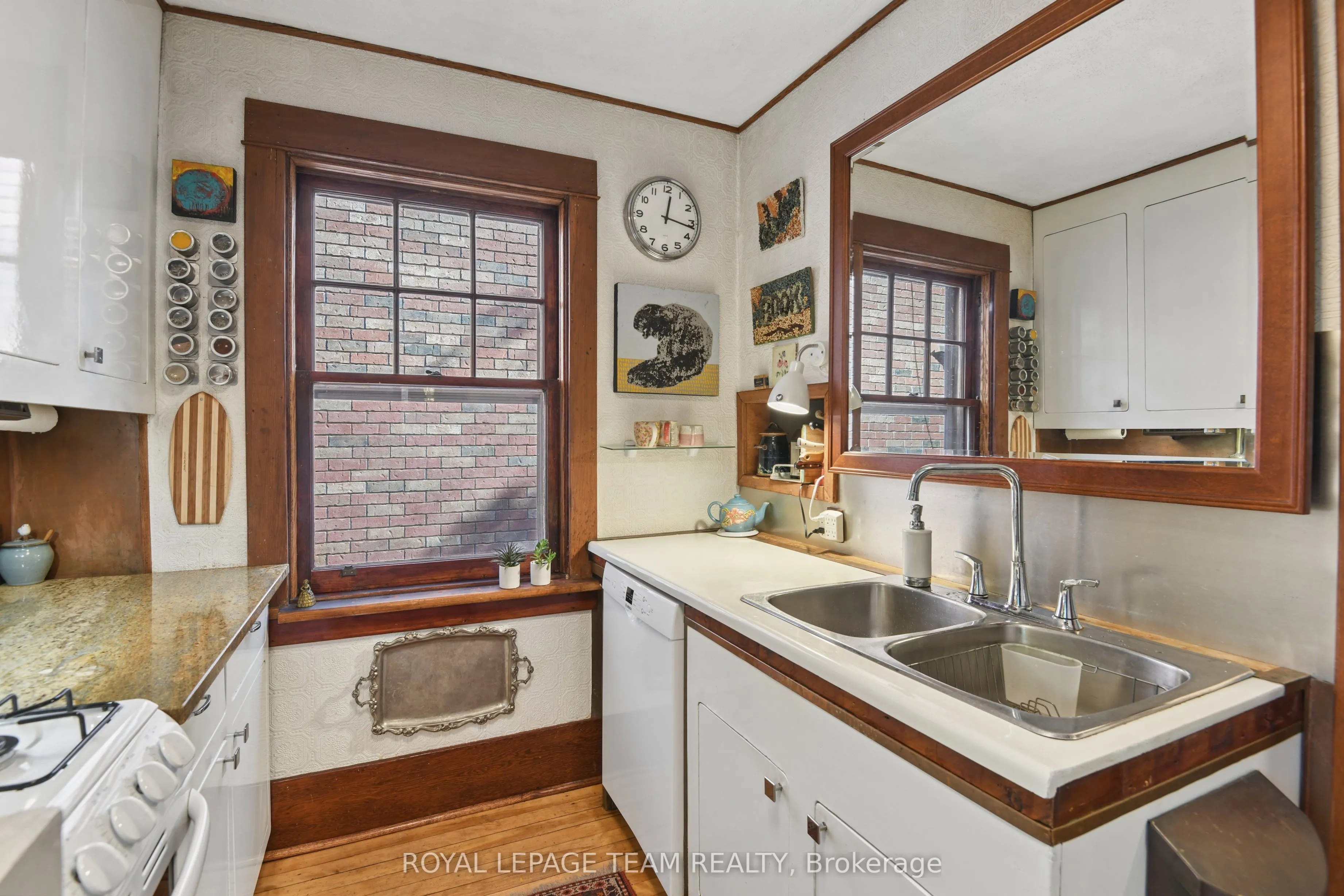 7 Thornton Avenue
