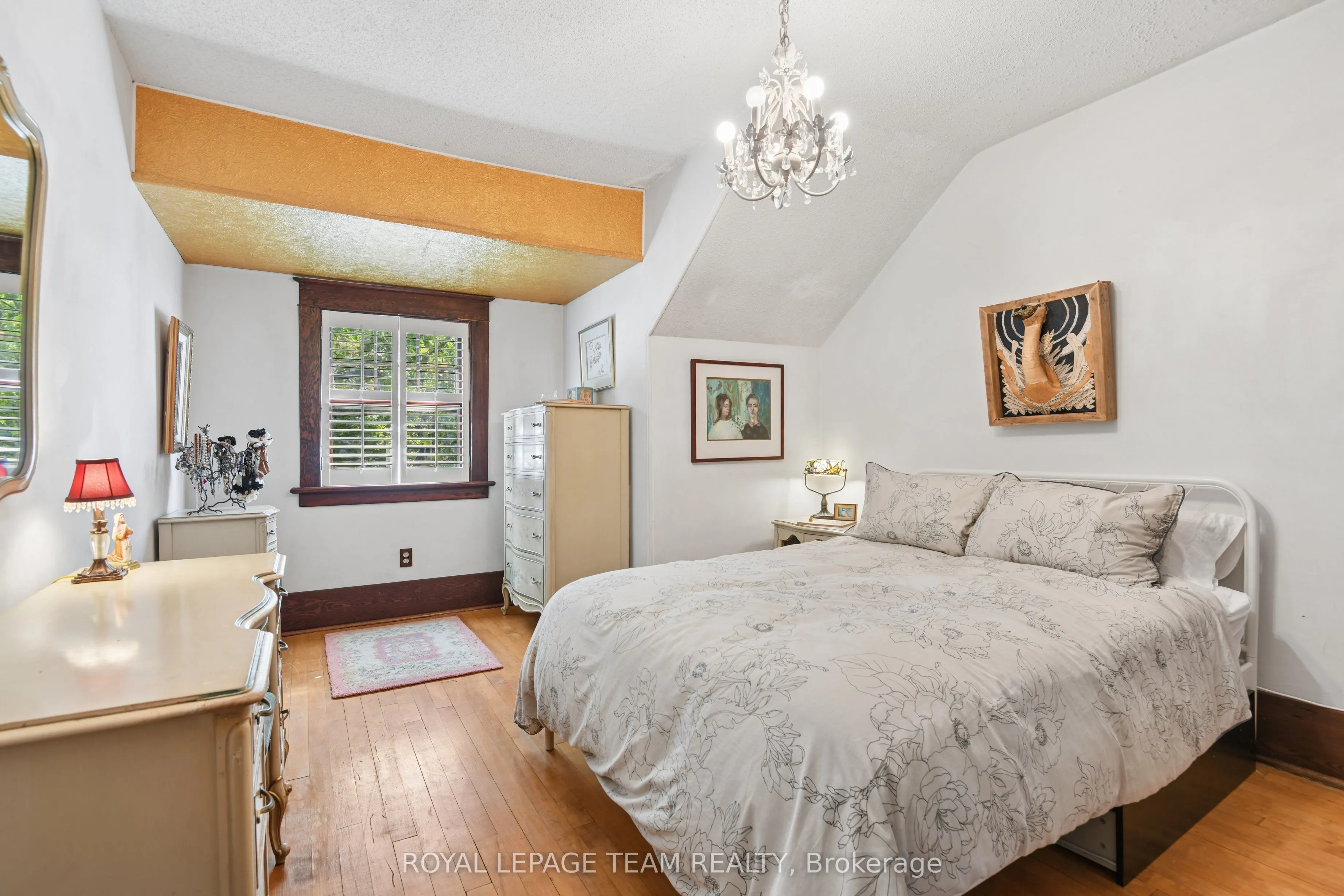 7 Thornton Avenue