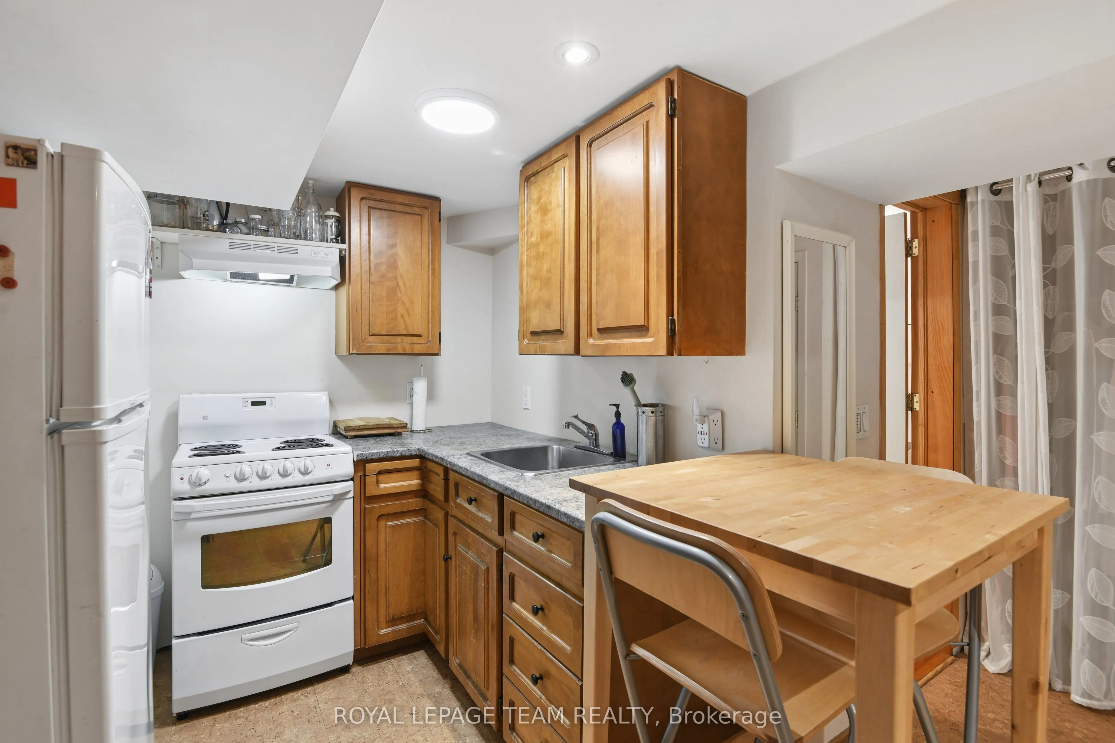 7 Thornton Avenue