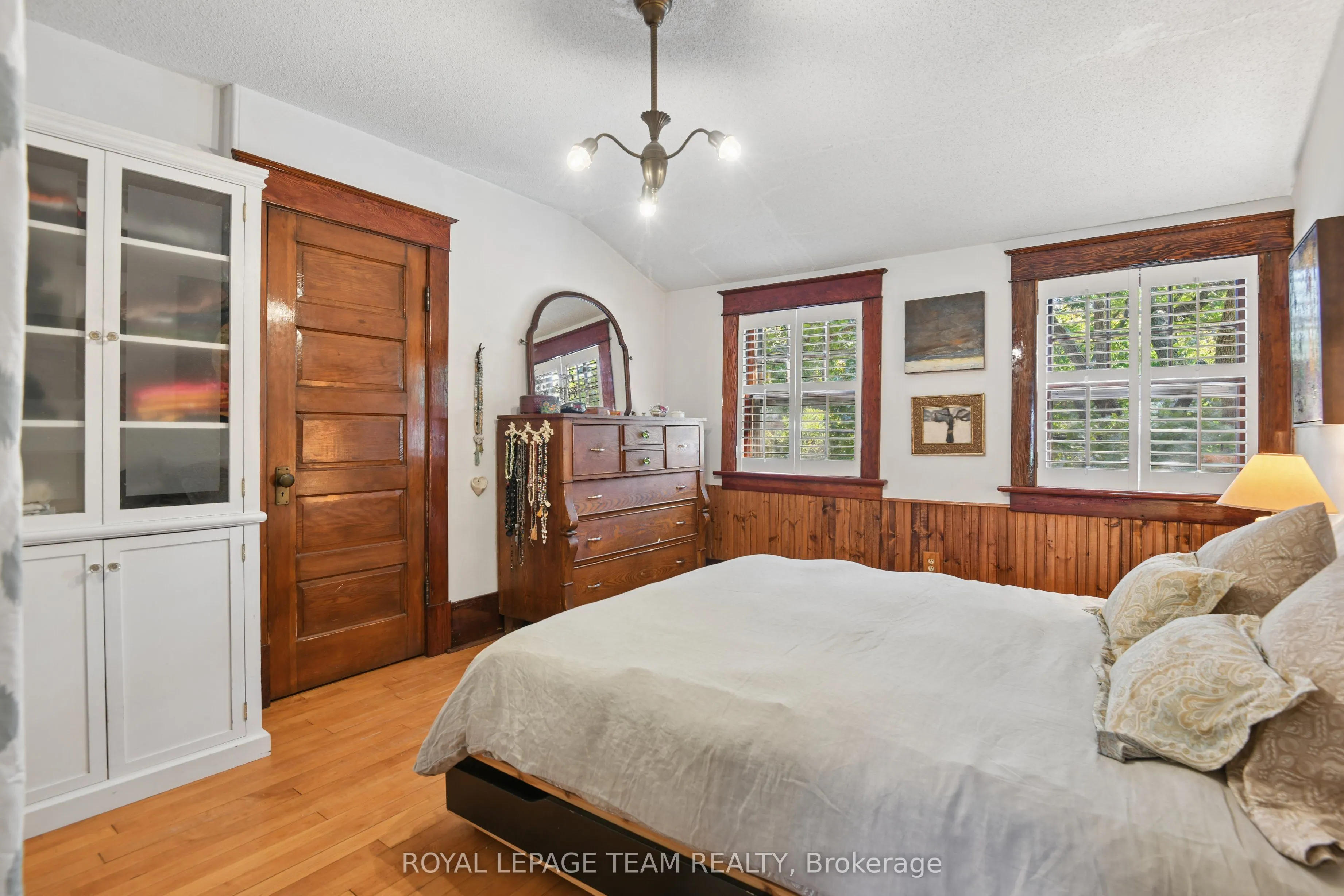 7 Thornton Avenue