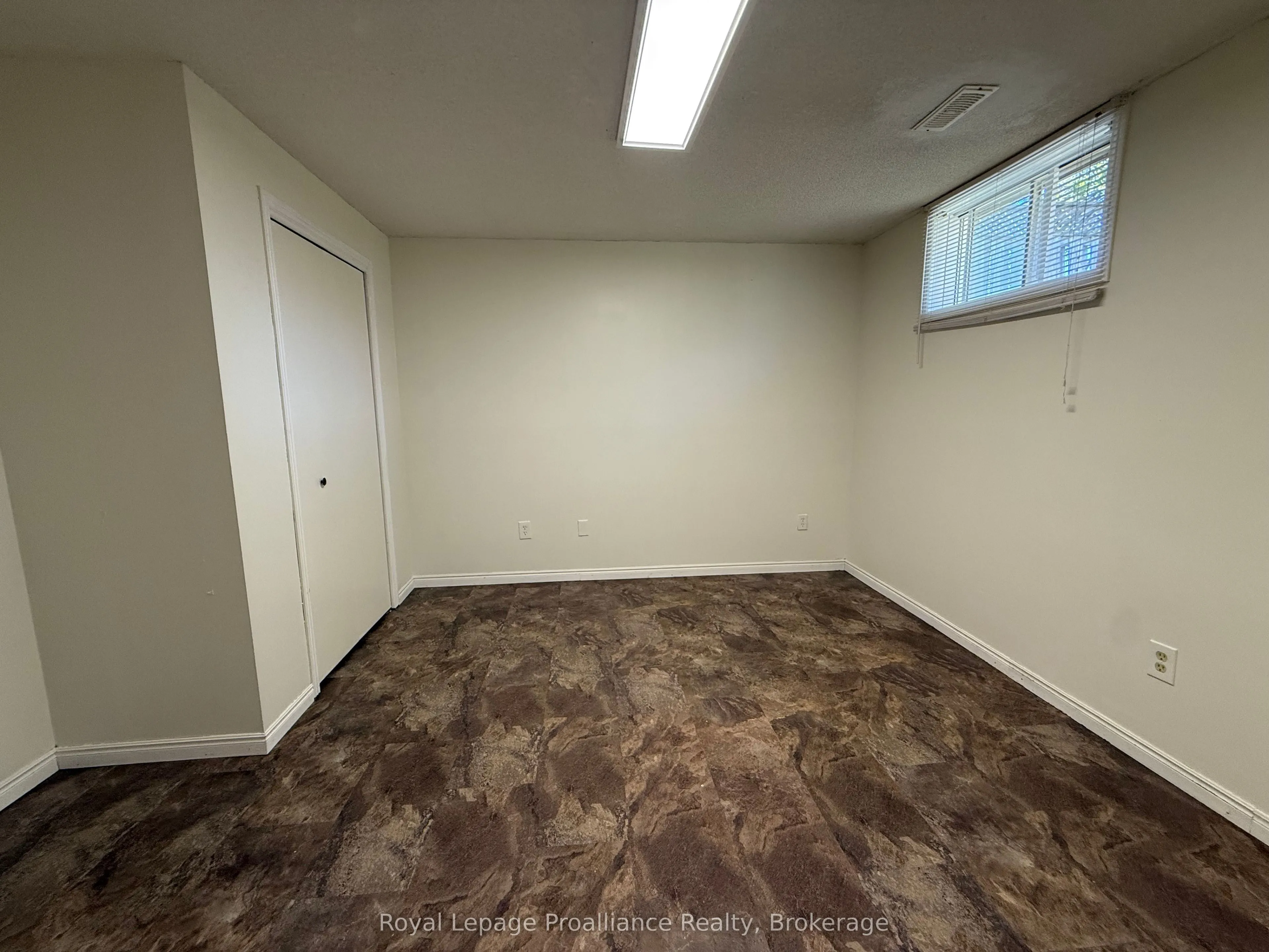 939 Dainard Drive #Lower Unit