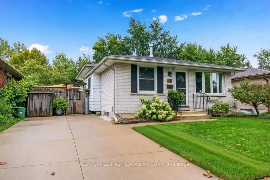 94 Nicholas Crescent