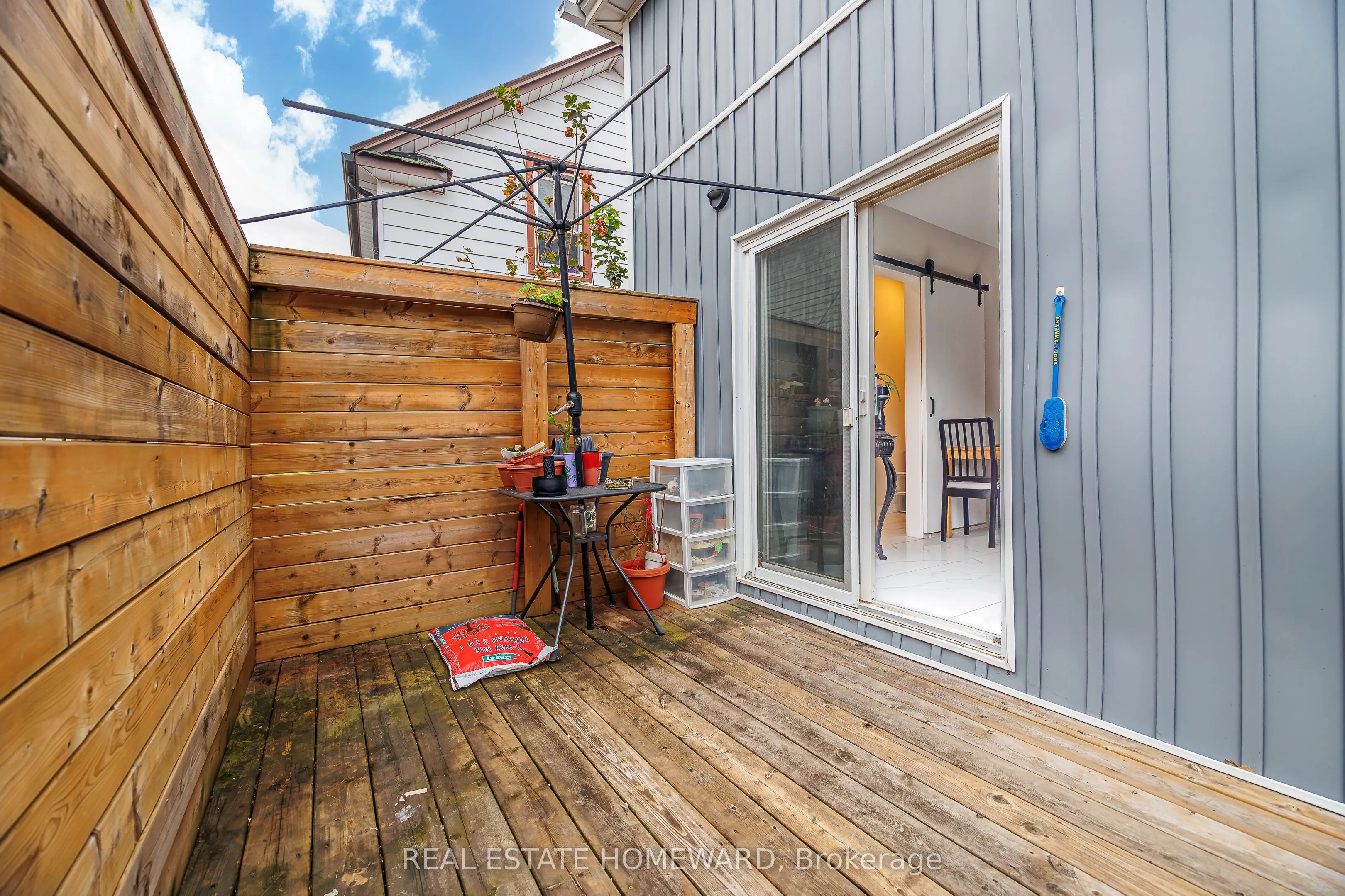 5164 St Lawrence Avenue