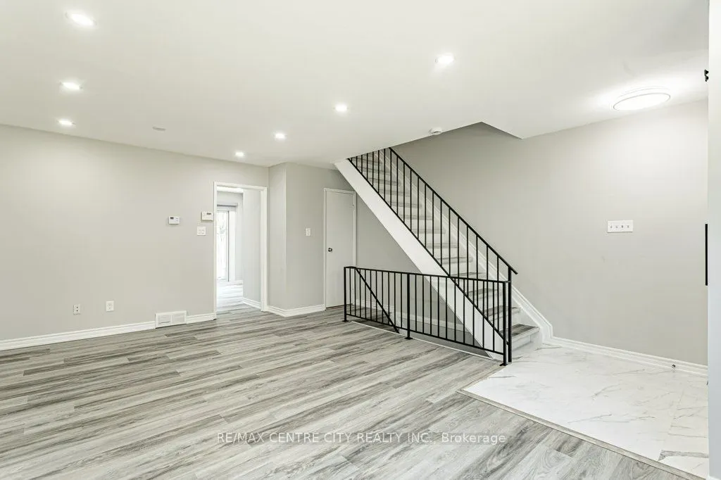 70 Fiddlers Green Road #88