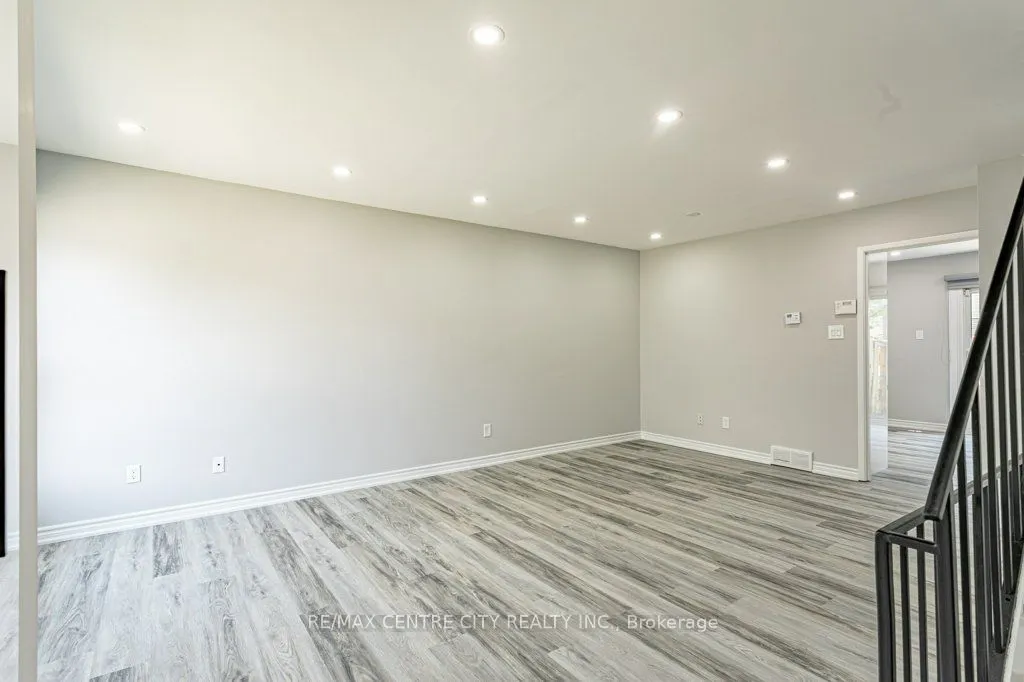 70 Fiddlers Green Road #88