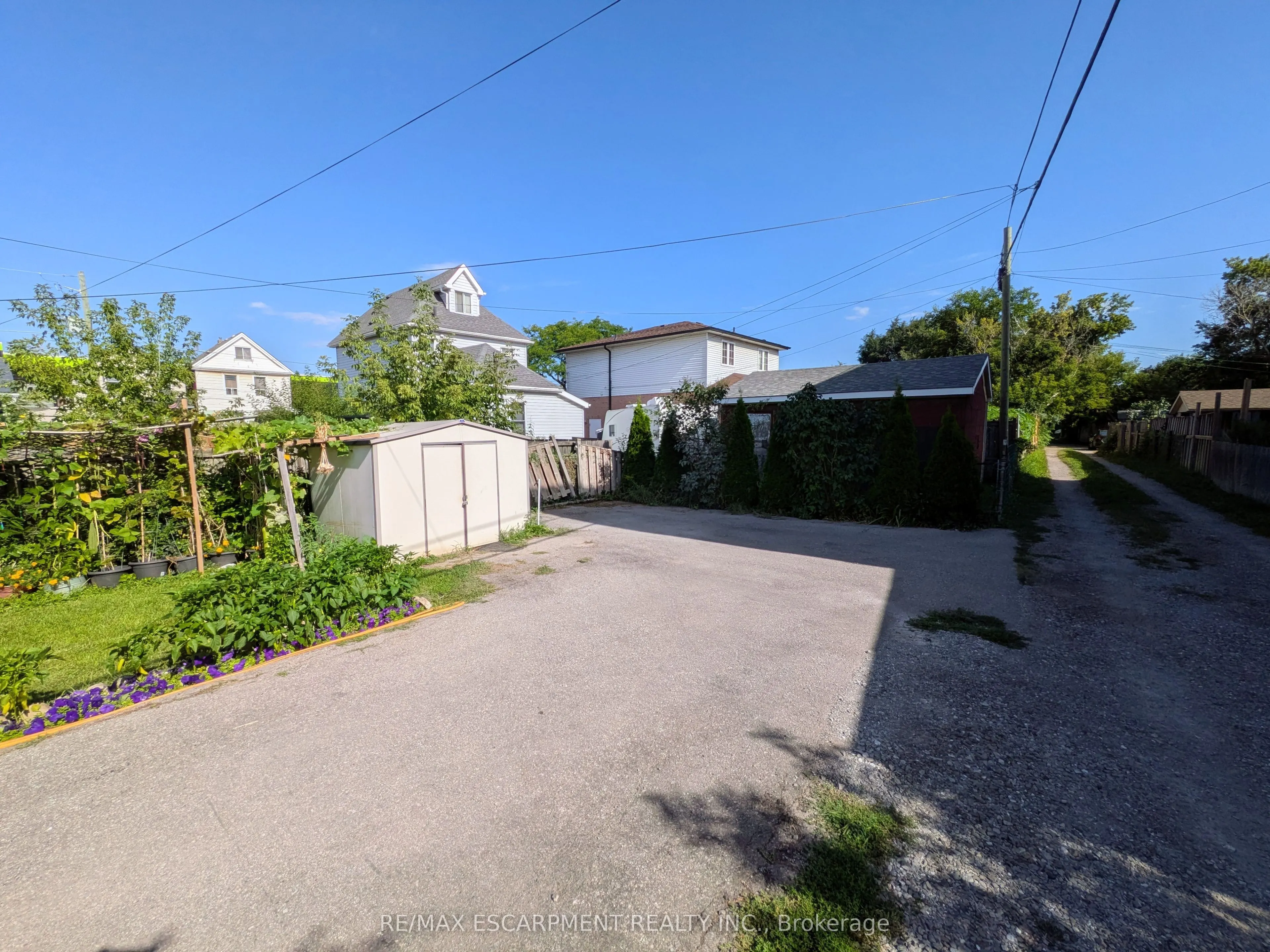 7 CAMPBELL Avenue