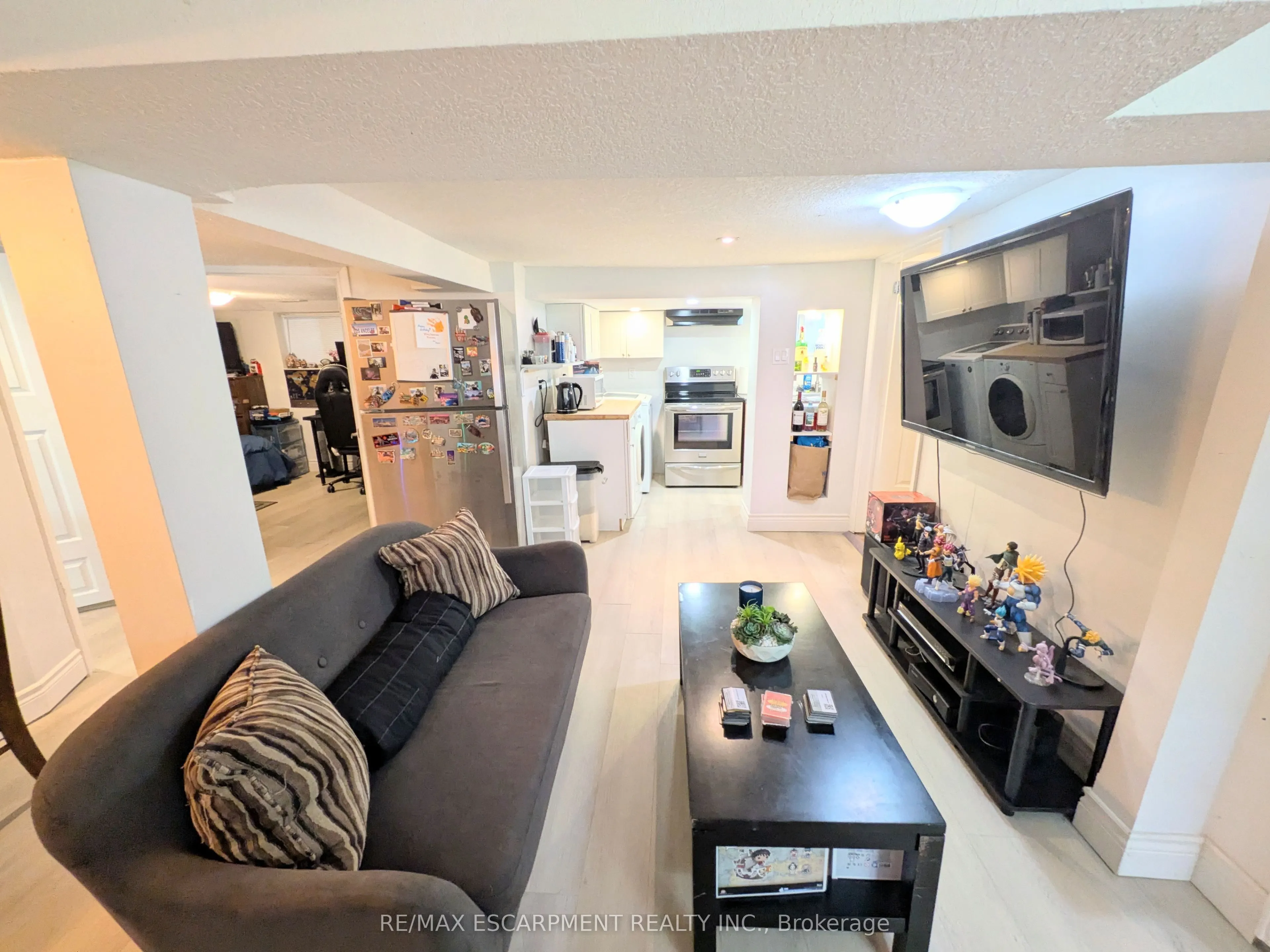 7 CAMPBELL Avenue