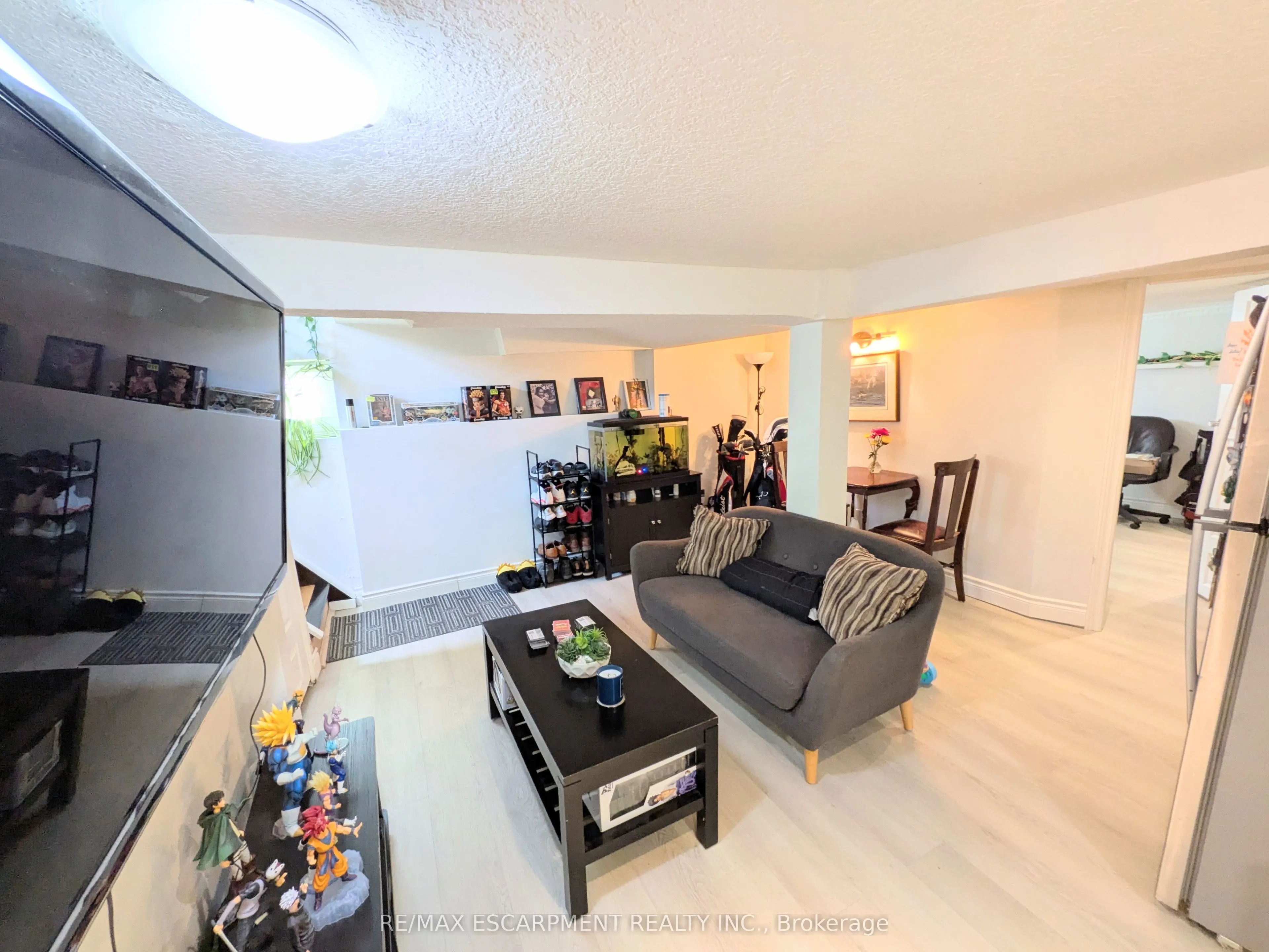 7 CAMPBELL Avenue