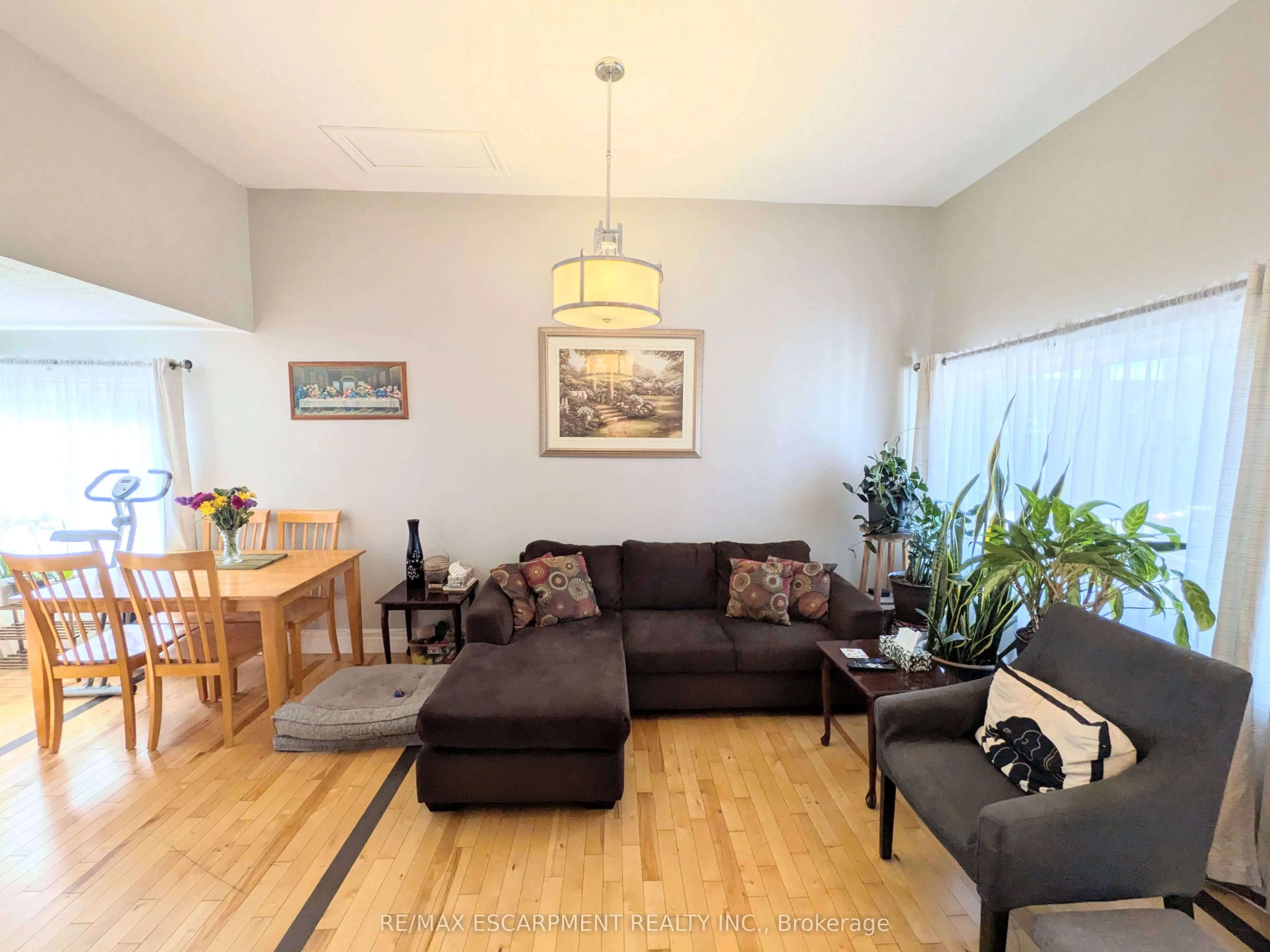 7 CAMPBELL Avenue