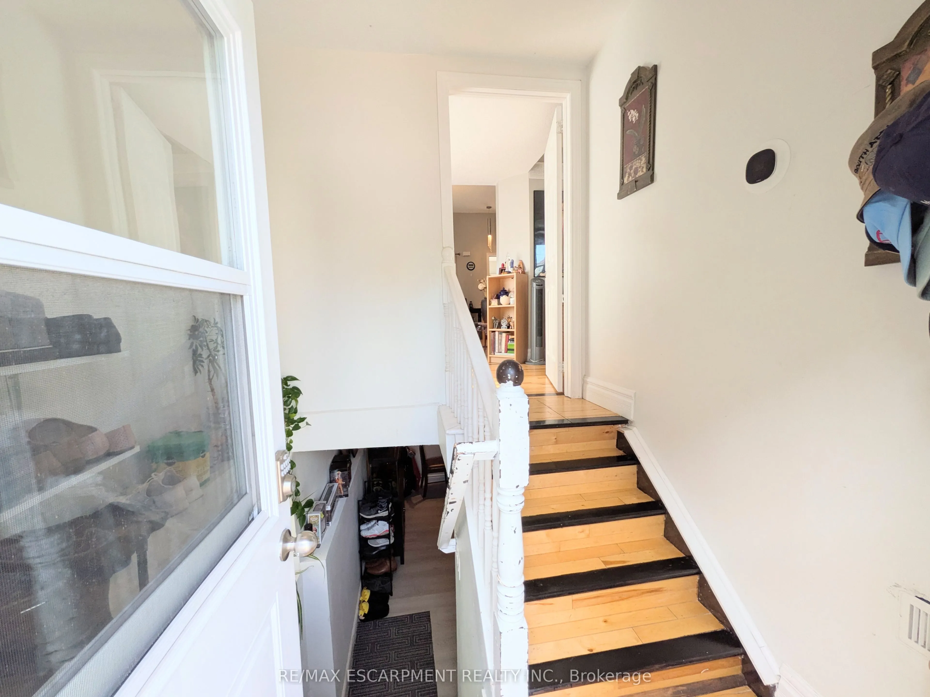 7 CAMPBELL Avenue