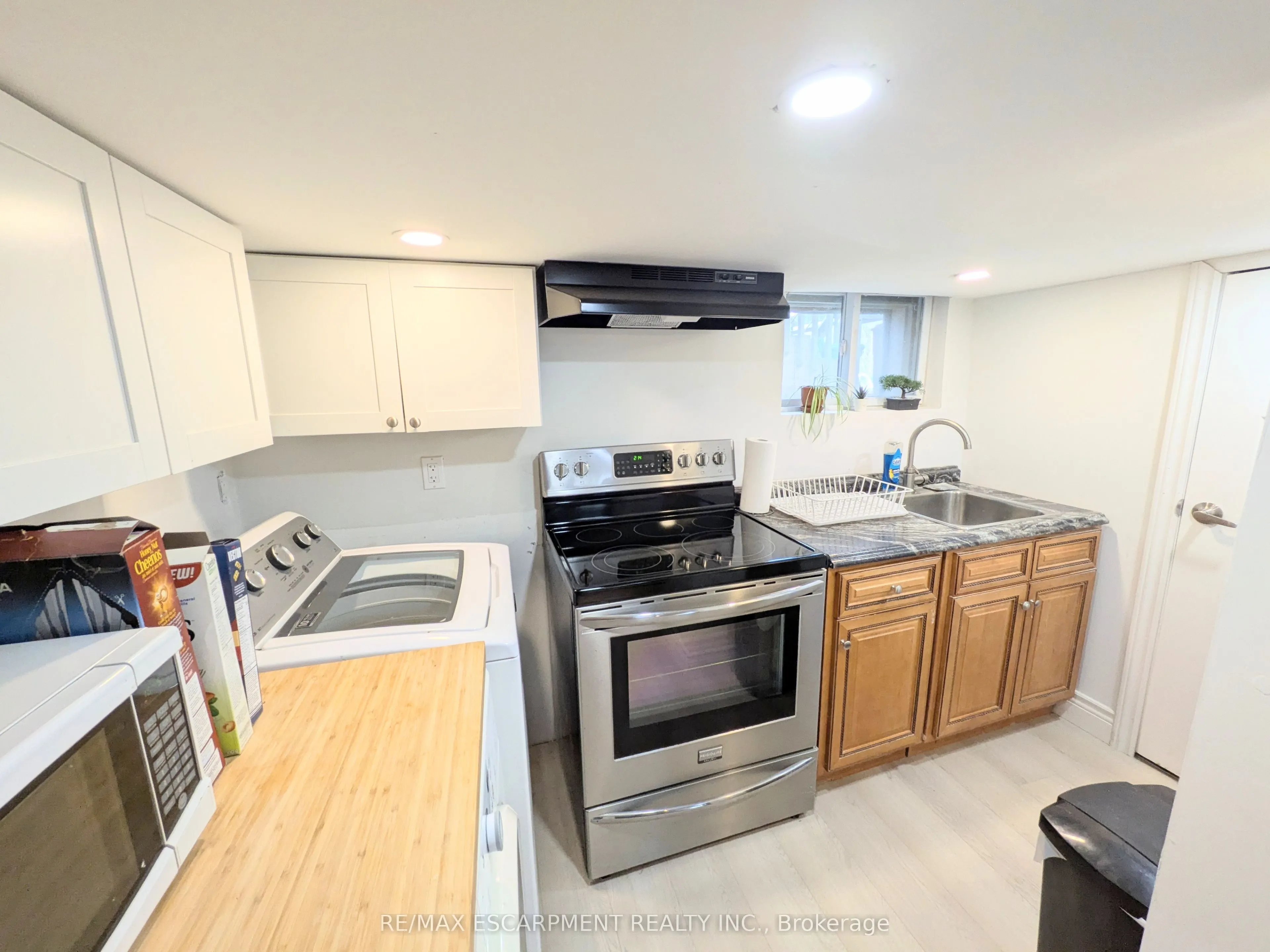 7 CAMPBELL Avenue