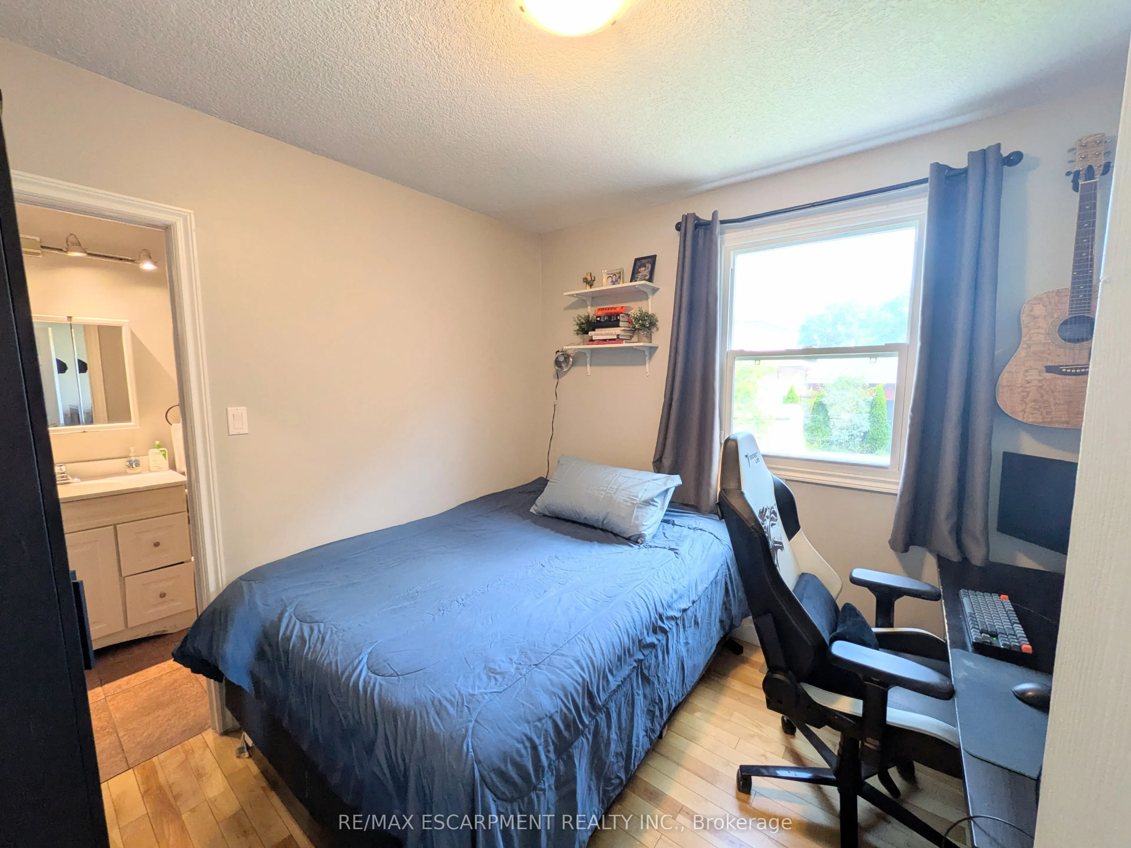 7 CAMPBELL Avenue