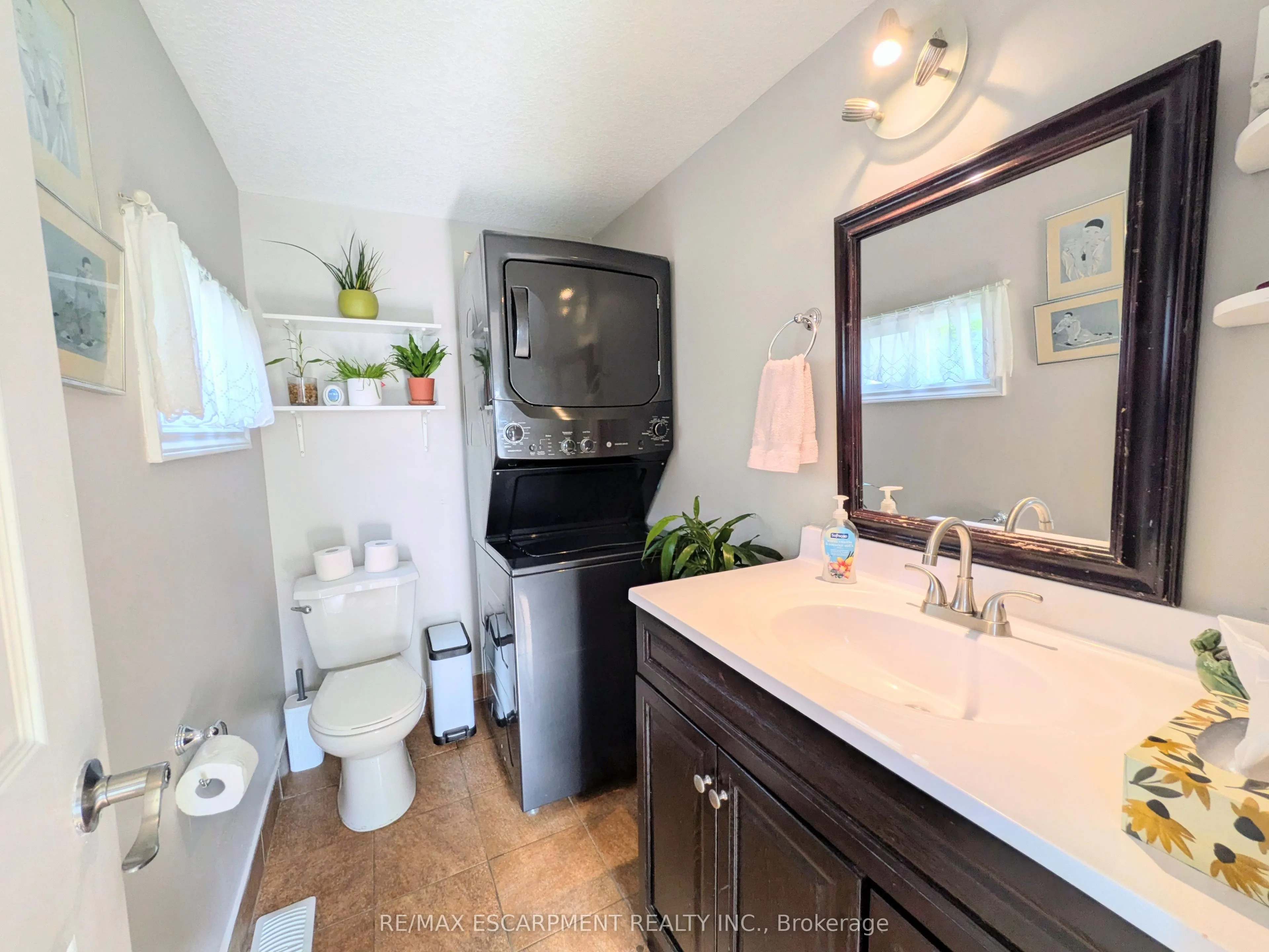 7 CAMPBELL Avenue
