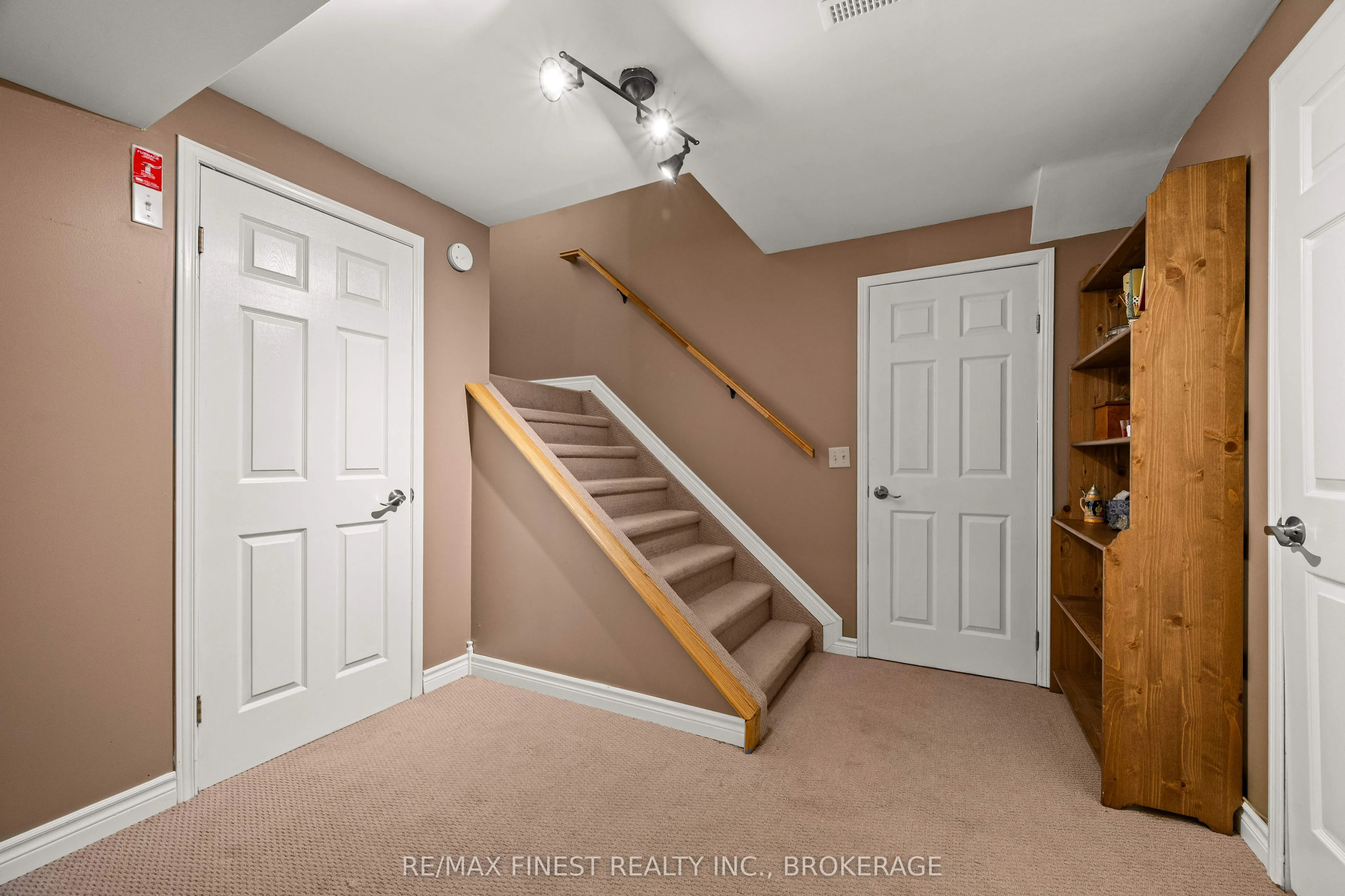 2032 Valleyview Drive