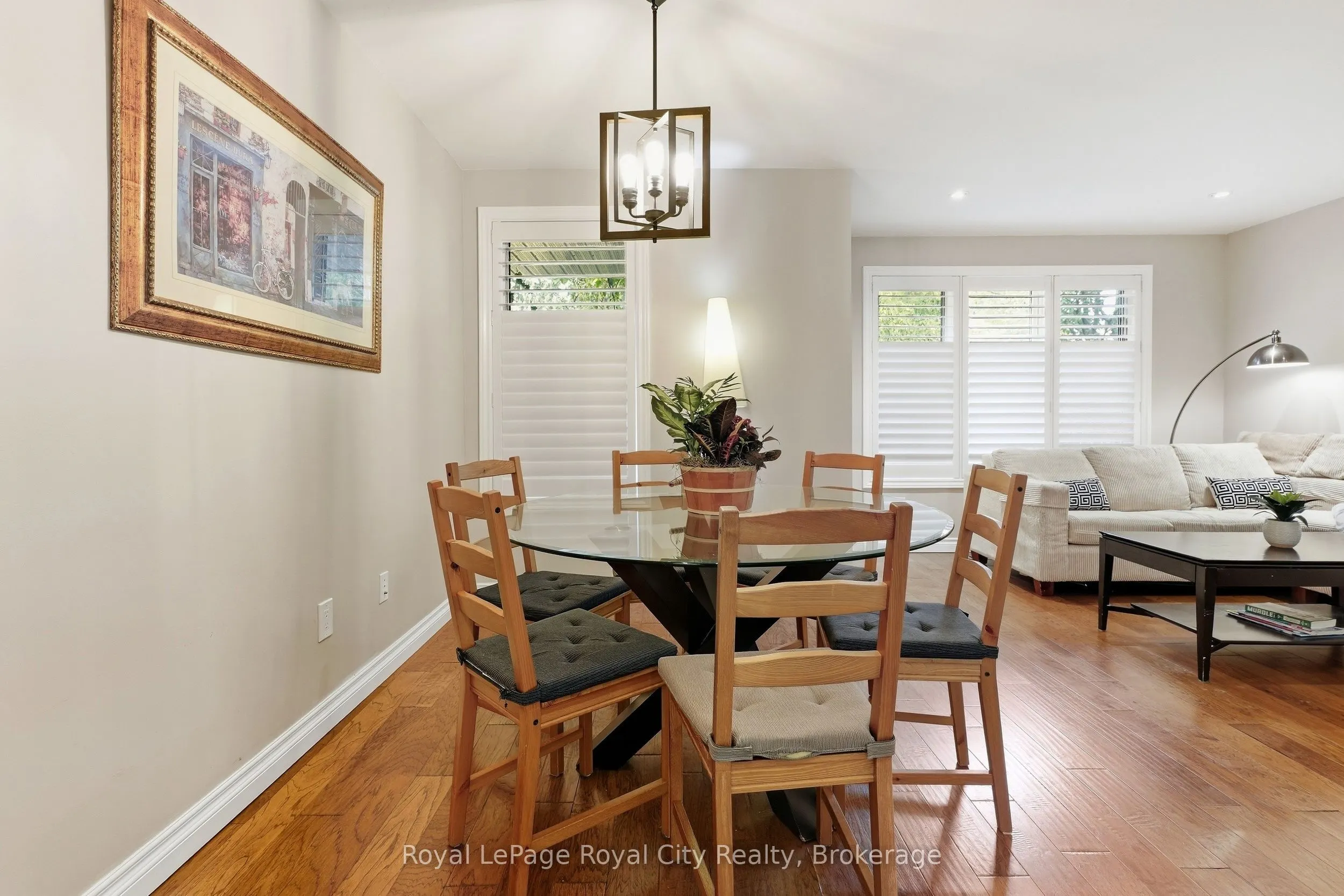 37 Mcilwraith Crescent #UPPER
