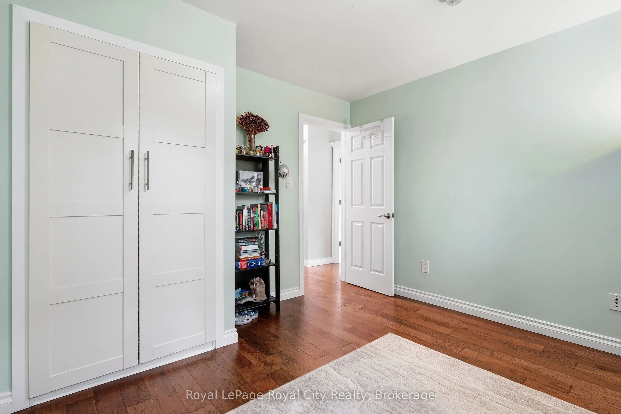 37 Mcilwraith Crescent #UPPER