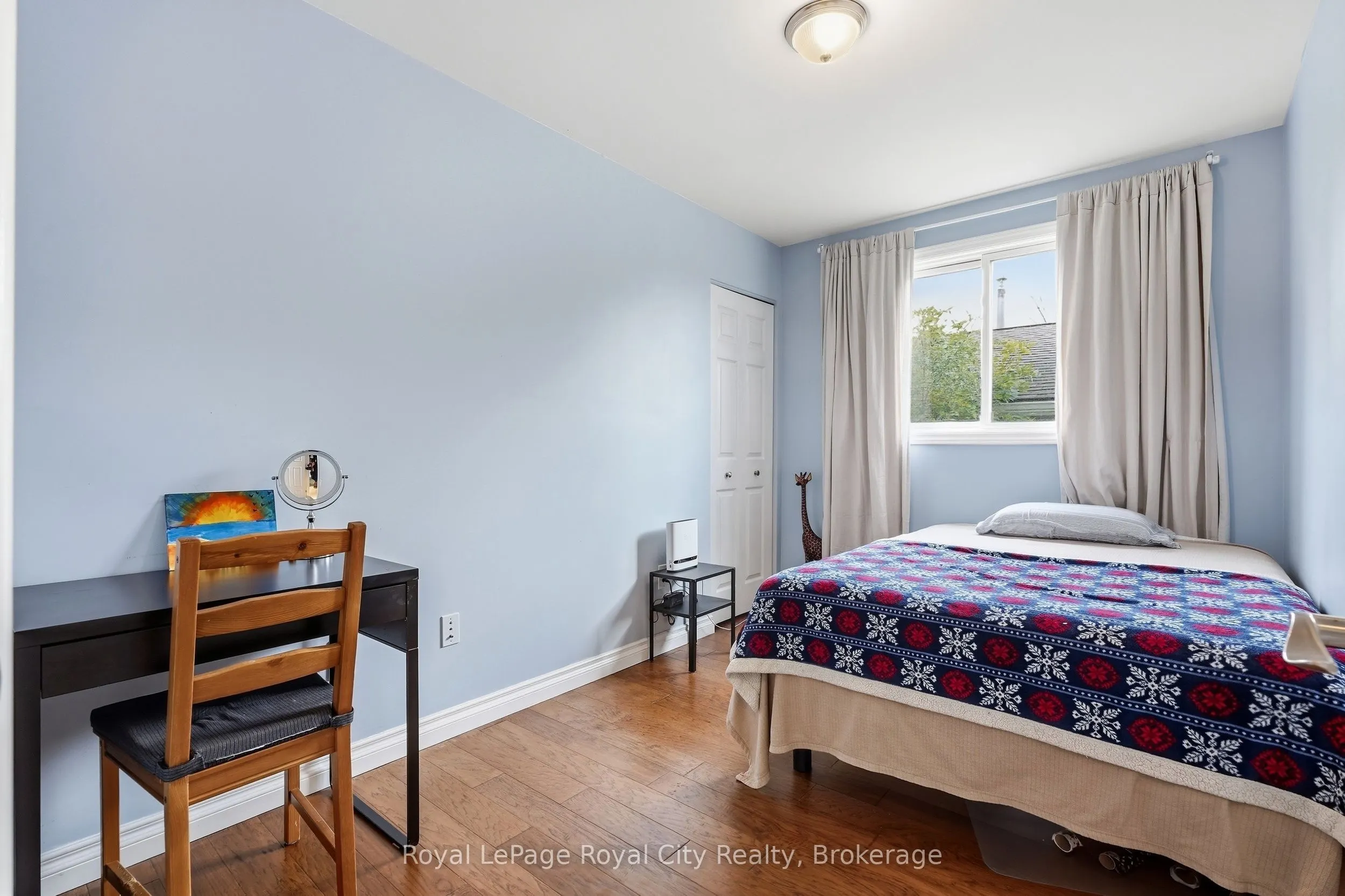 37 Mcilwraith Crescent #UPPER