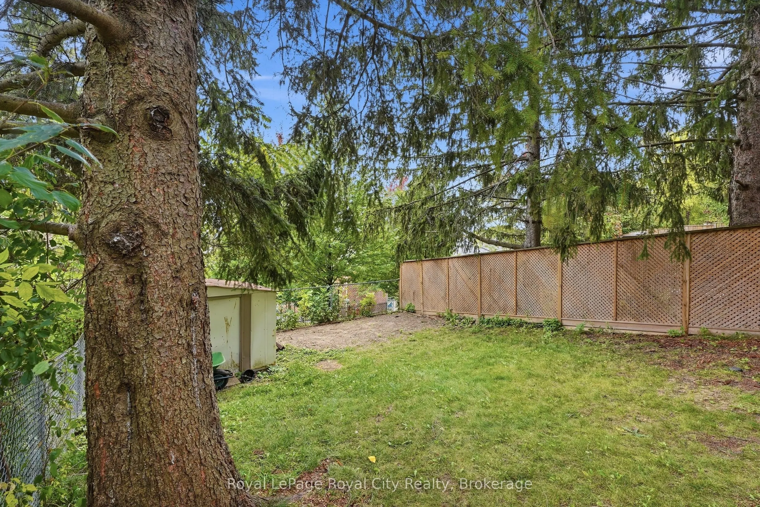 37 Mcilwraith Crescent #UPPER