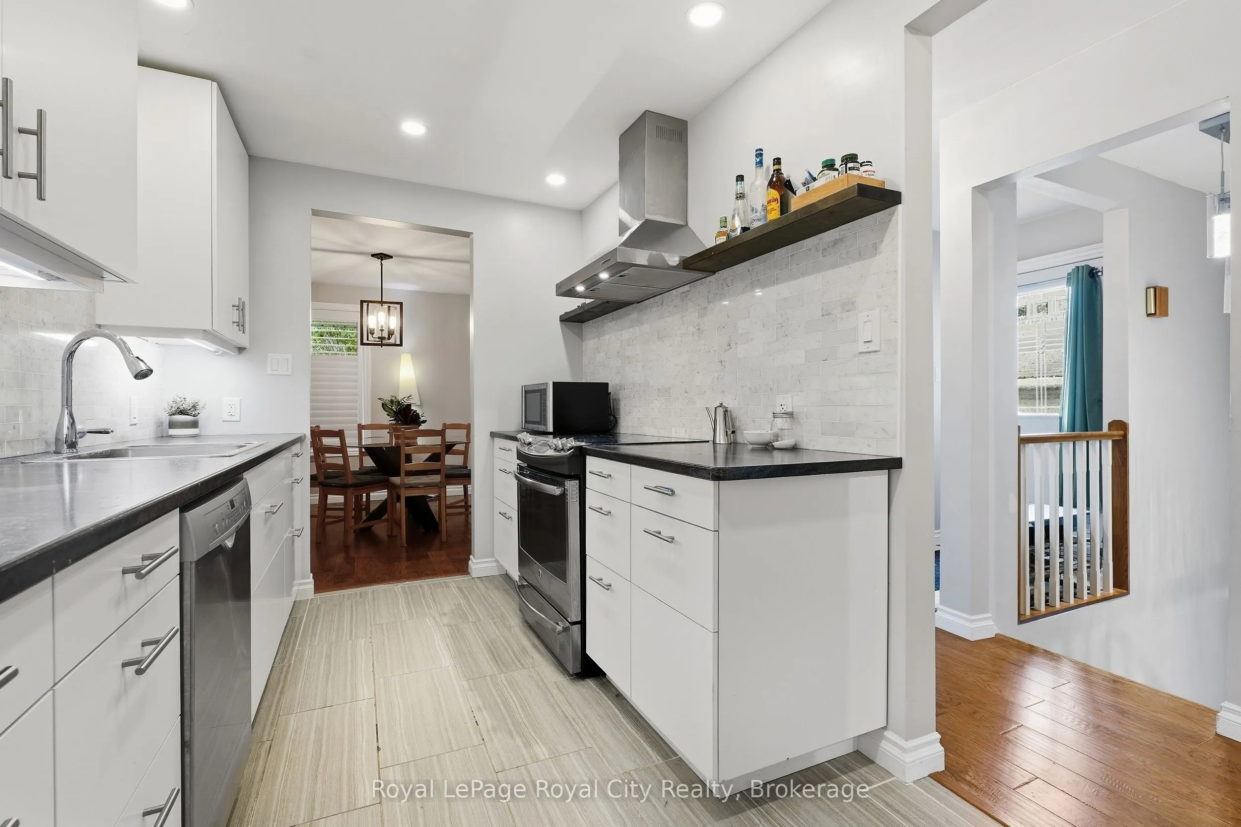 37 Mcilwraith Crescent #UPPER
