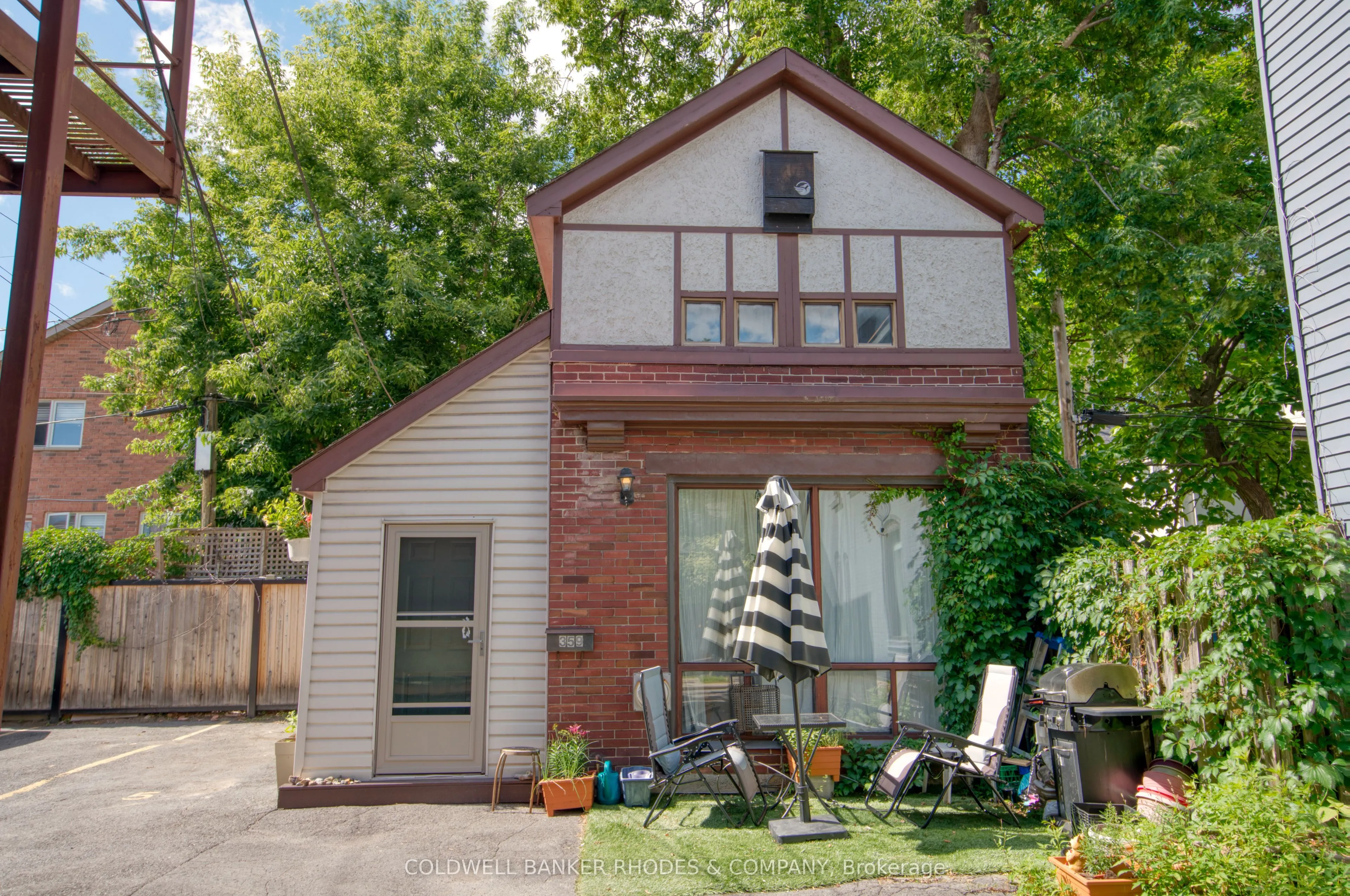 363 Waverley Street
