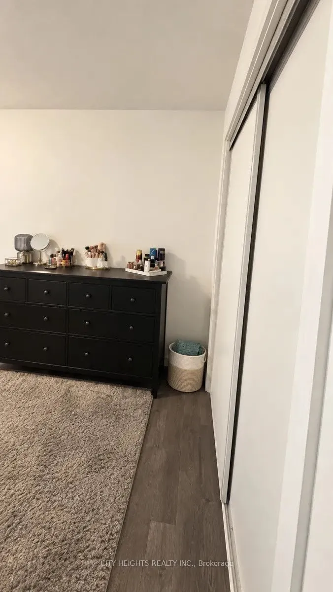 370 Alberta Street ##1
