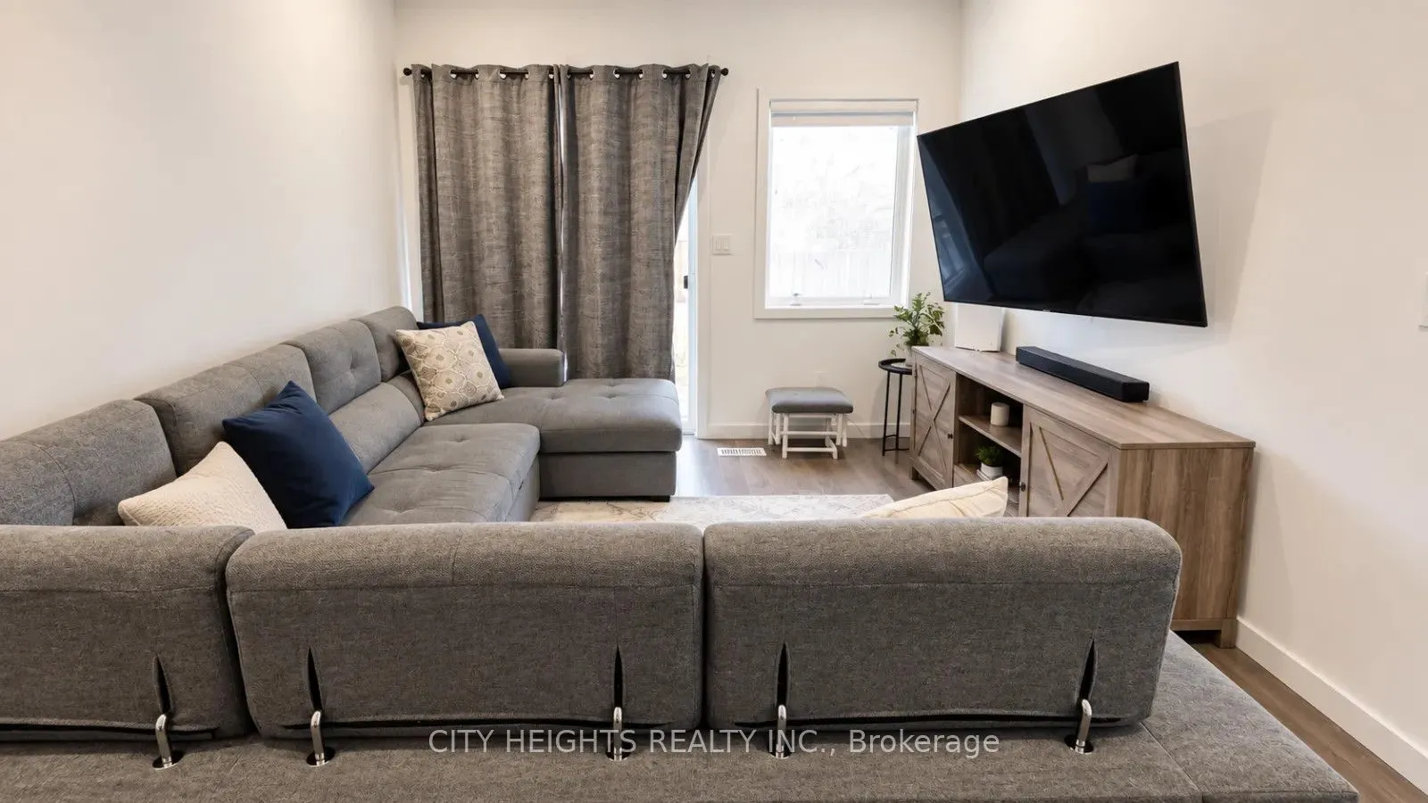 370 Alberta Street ##1